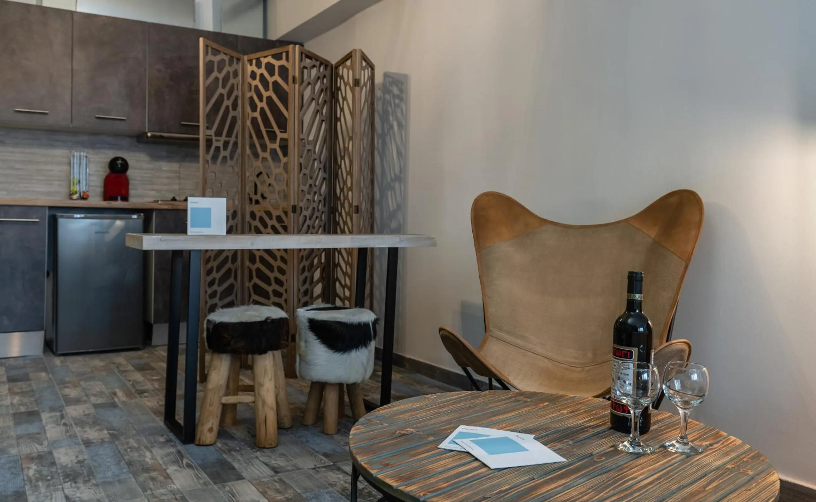 Amazing Apartments @ Aiolou Str.