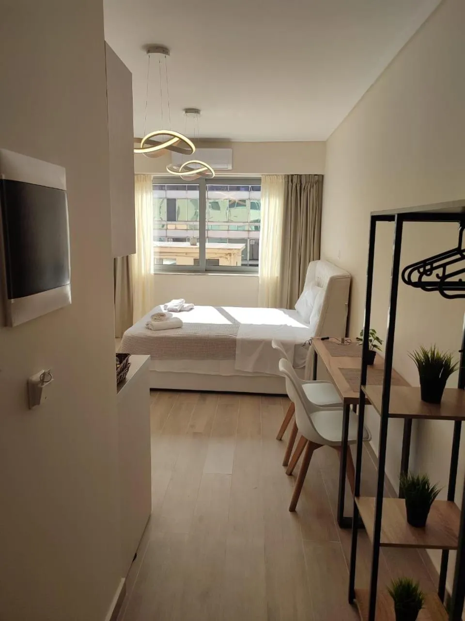 Bed in Amazing Apartments @ Aiolou Str.