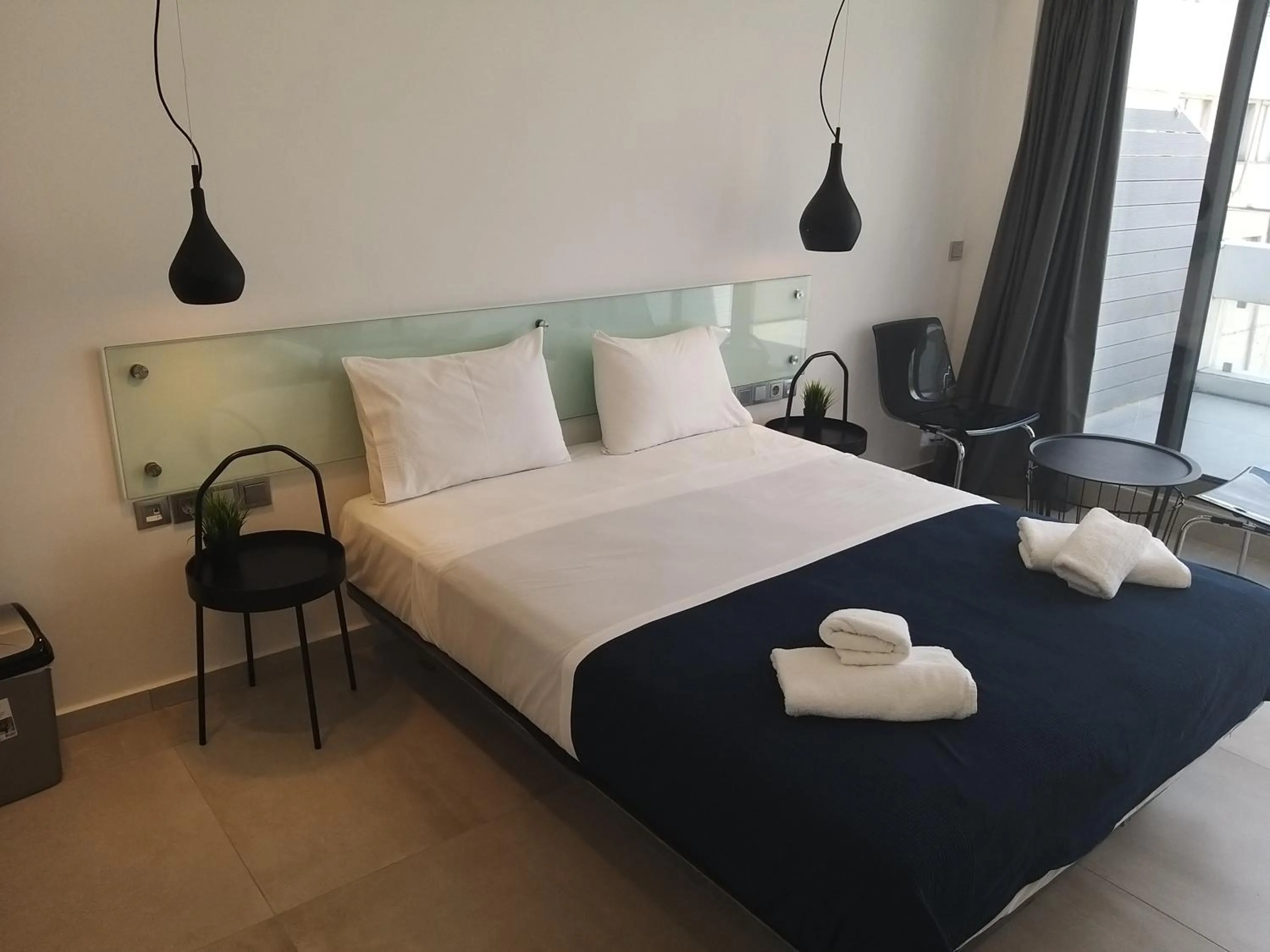 Bed in Amazing Apartments @ Aiolou Str.
