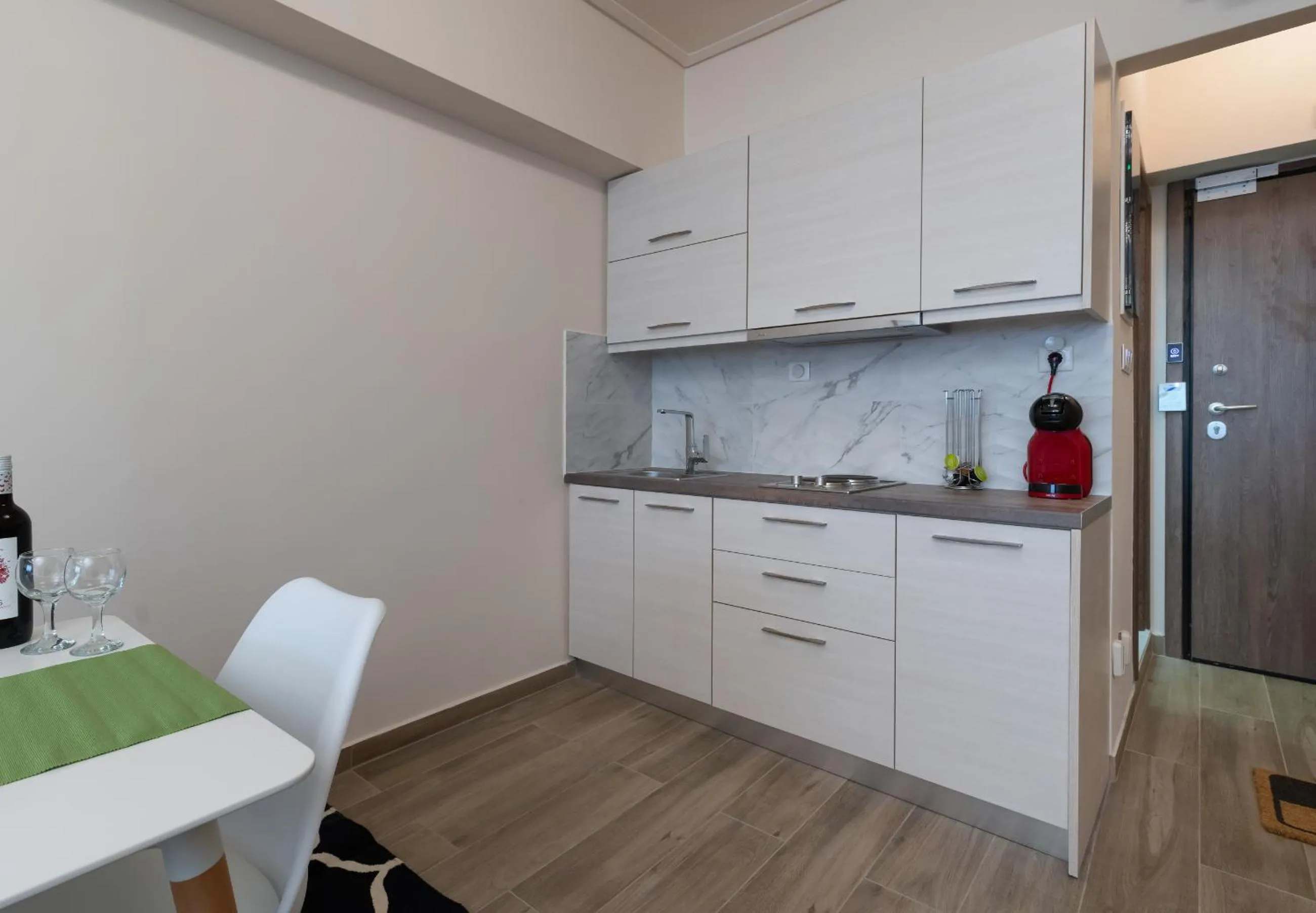 Amazing Apartments @ Aiolou Str.