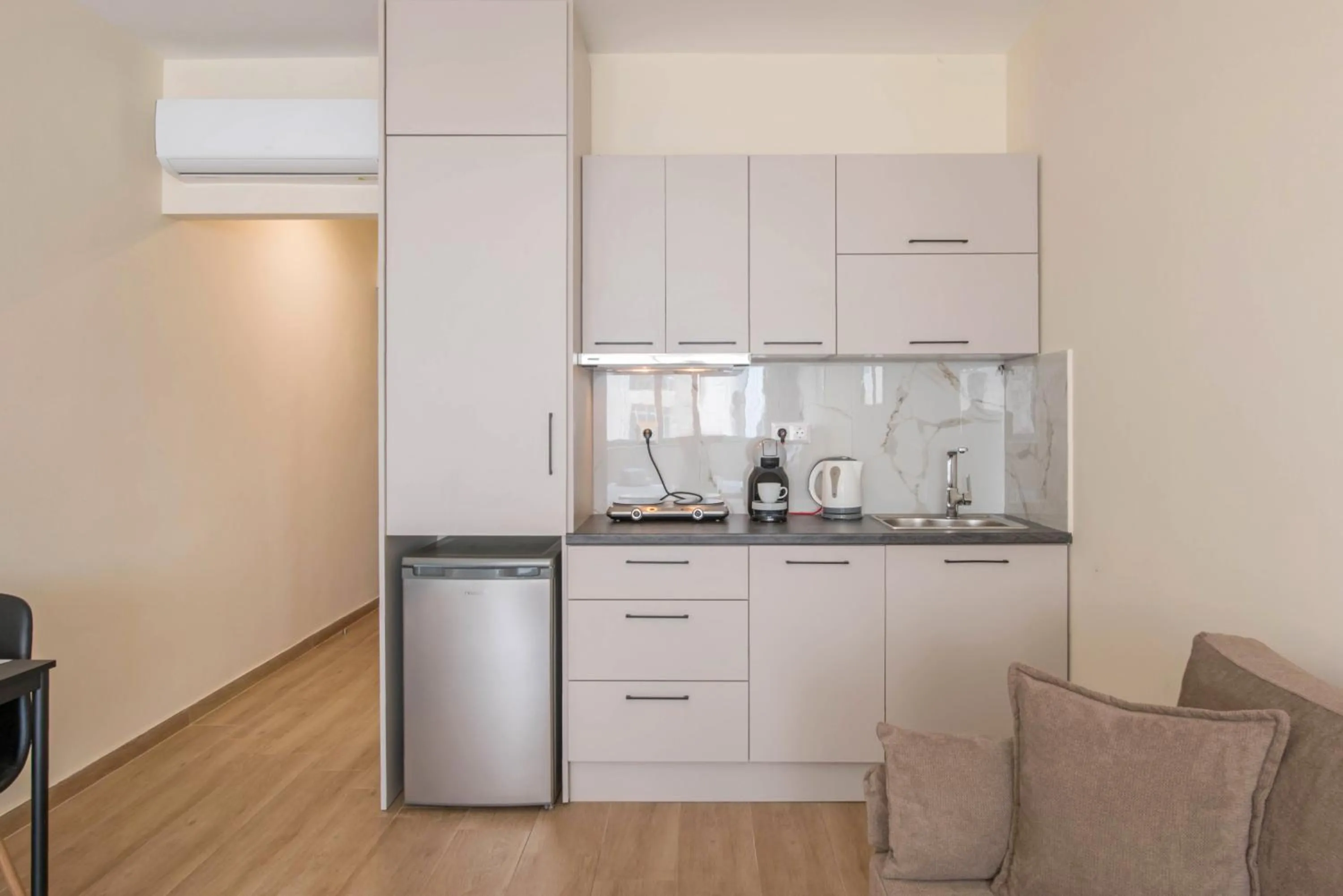 Kitchen or kitchenette in Amazing Apartments @ Aiolou Str.
