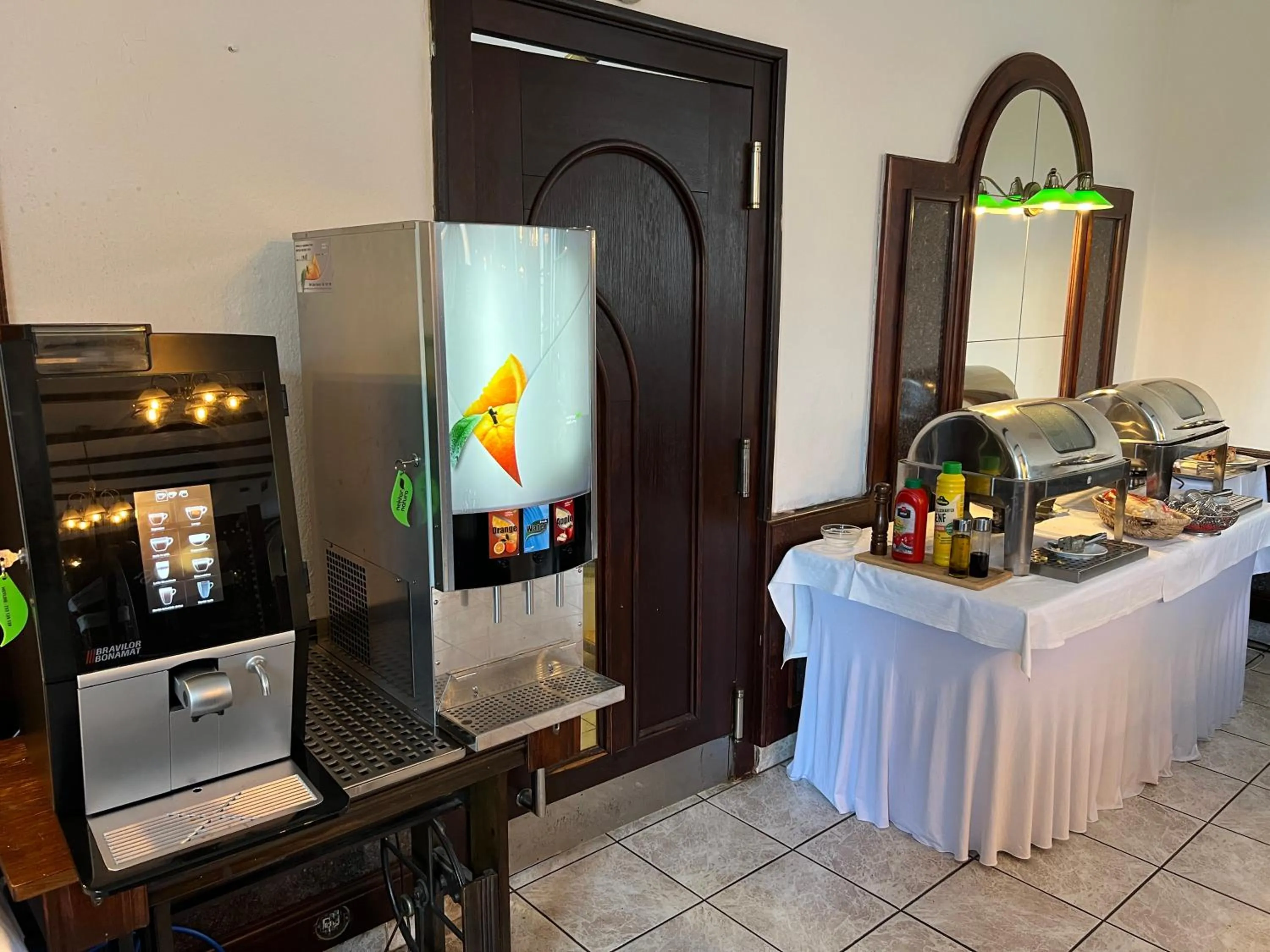 Coffee/tea facilities in Schlosshotel Marienbad