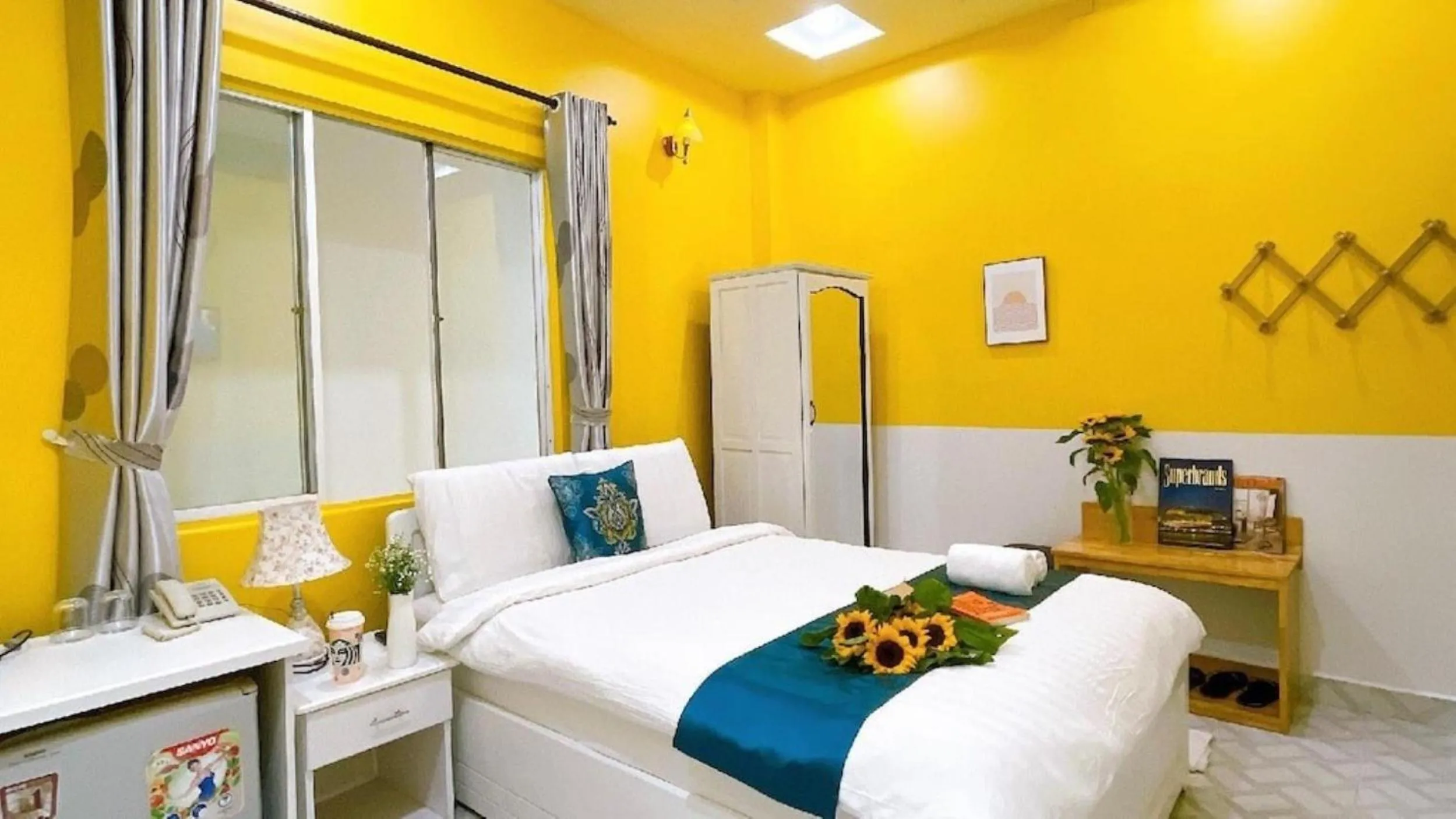 Photo of the whole room, Bed in Hai Long Vuong Hotel