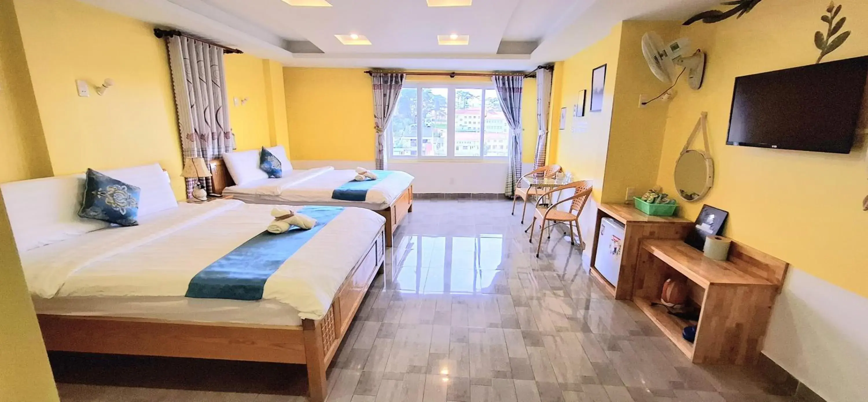 Bed in Hai Long Vuong Hotel Bed in Hai Long Vuong Hotel