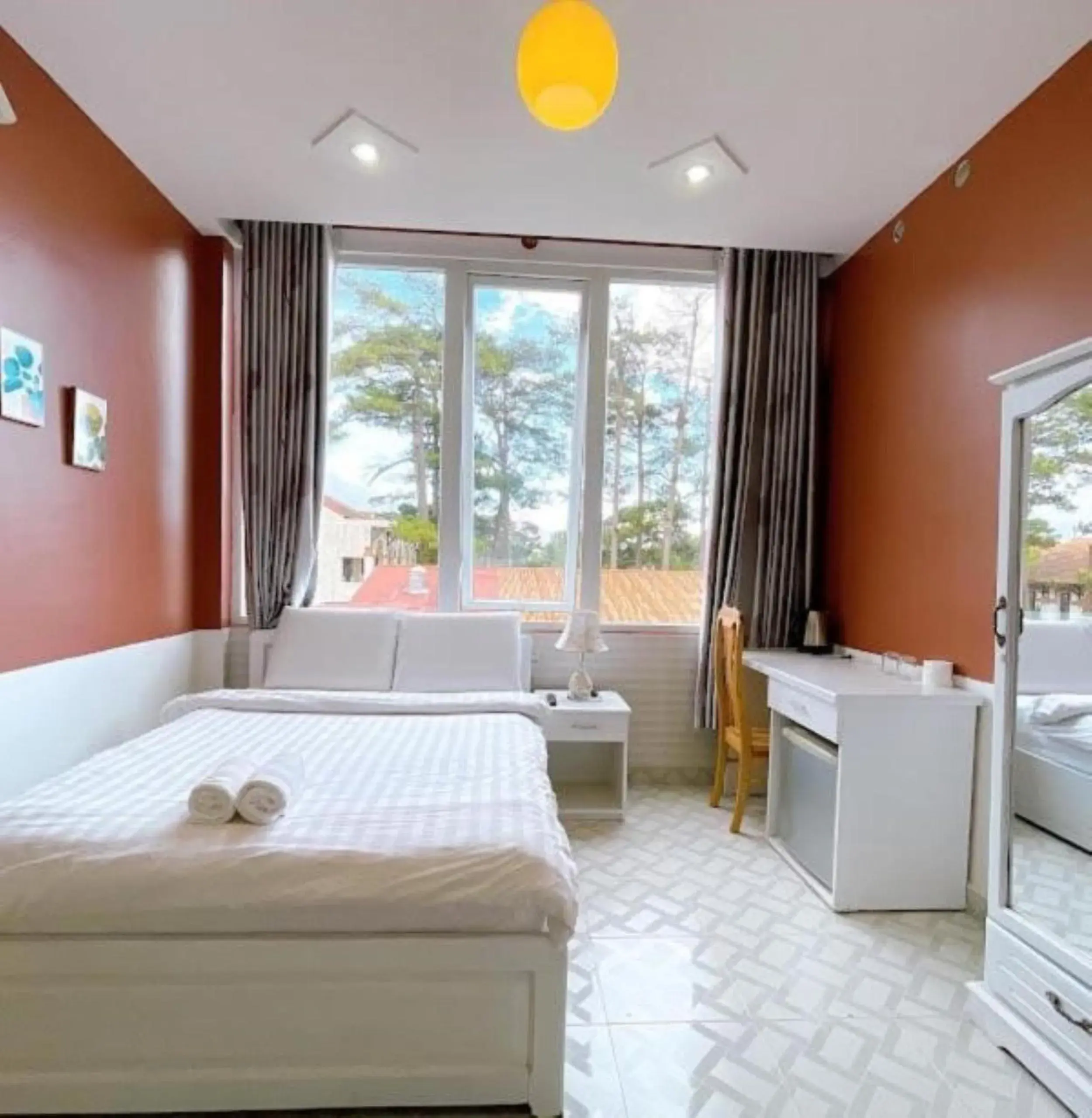 Superior Double Room in Hai Long Vuong Hotel Superior Double Room in Hai Long Vuong Hotel