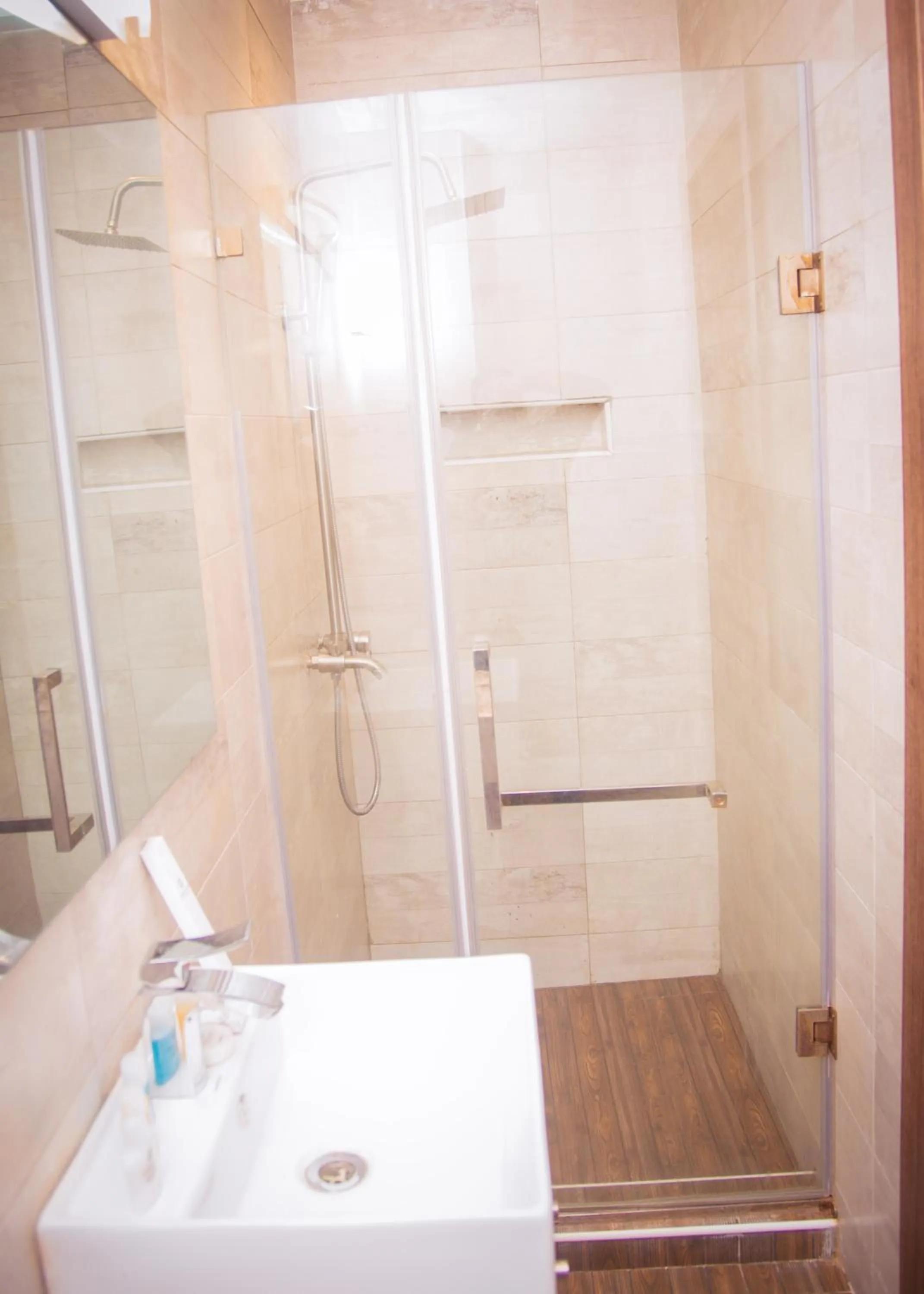 Bathroom in James Court Hotel & Luxury Apartments