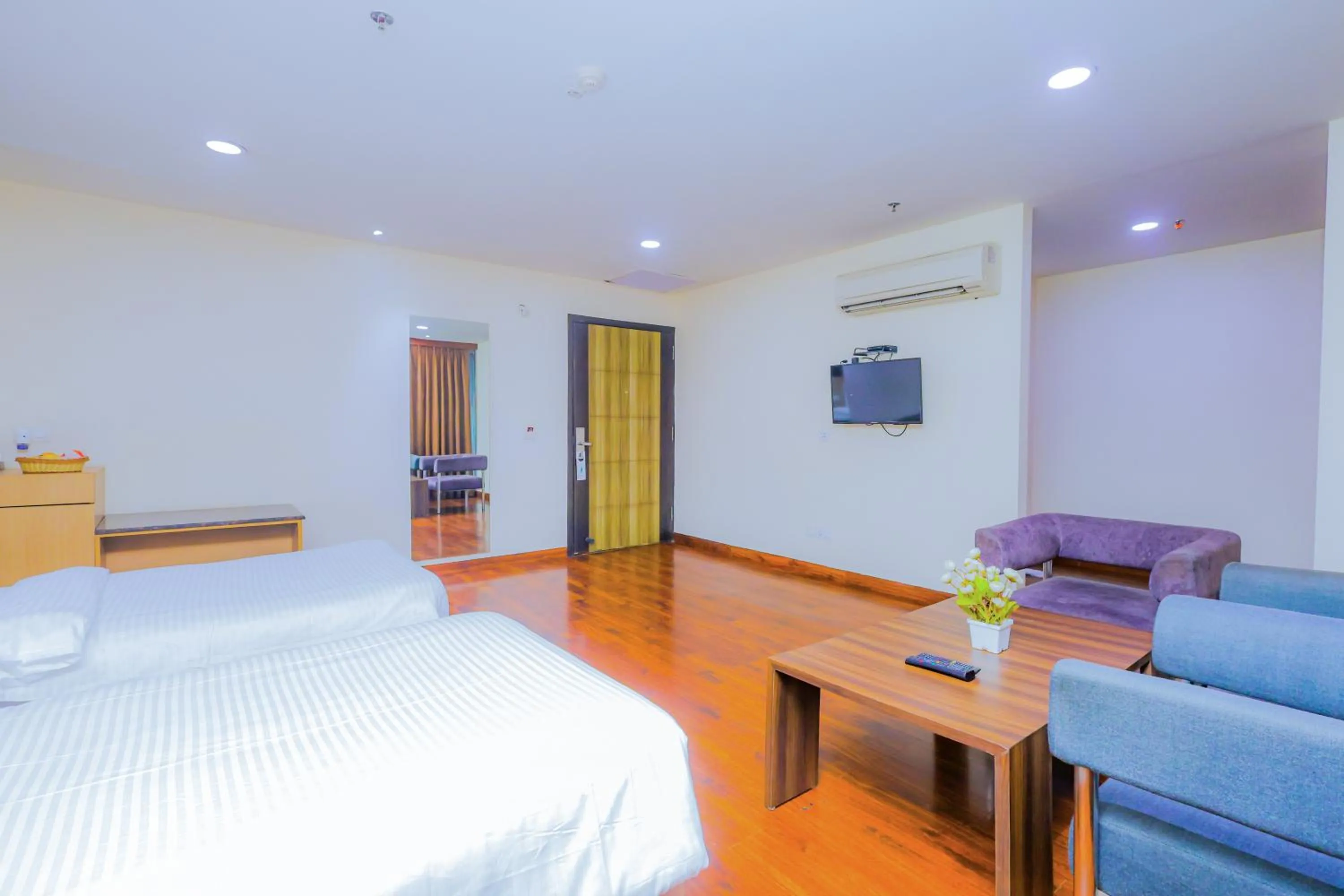 Bedroom, Bed in Hyphen Business Hotel