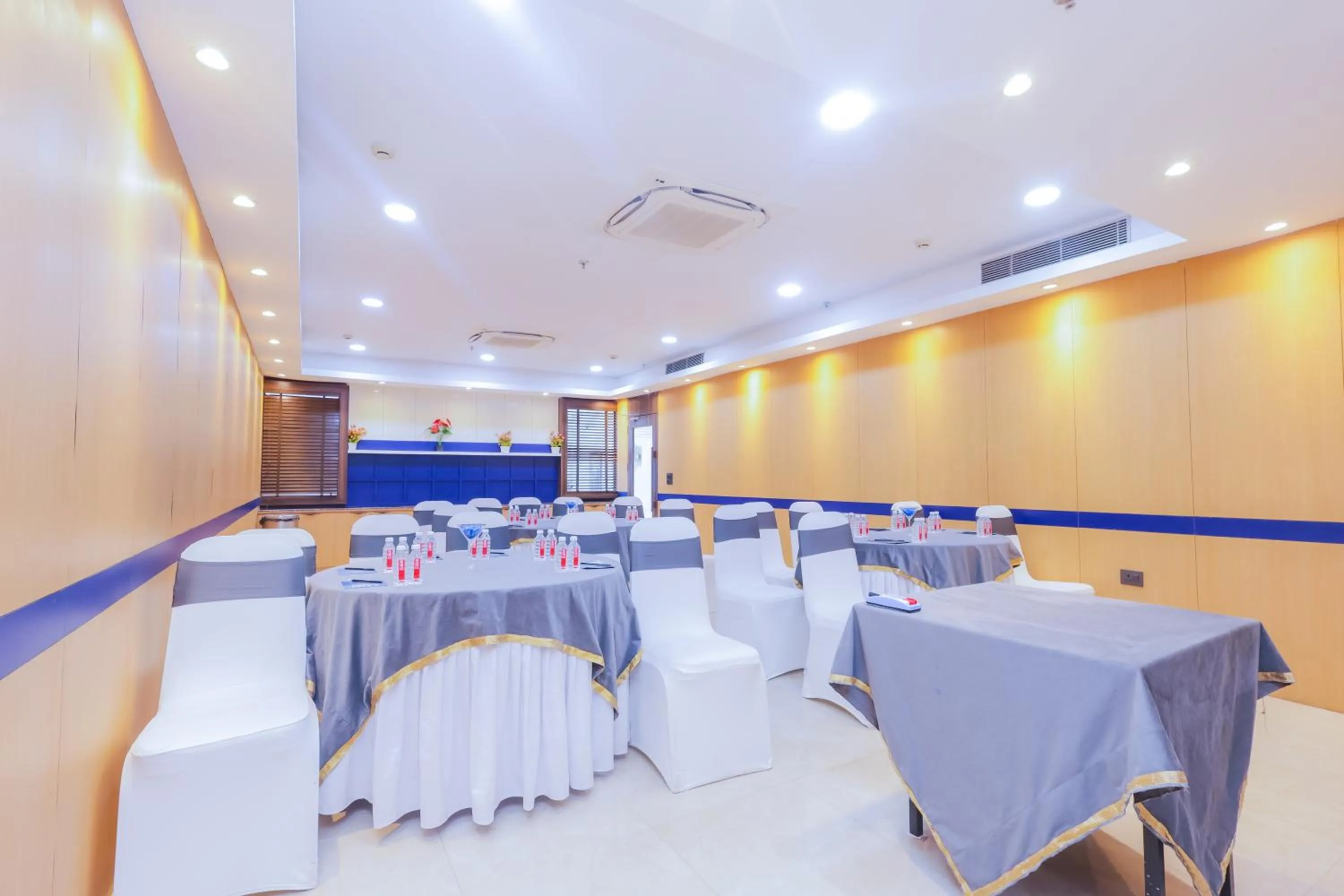 Meeting/conference room in Hyphen Business Hotel
