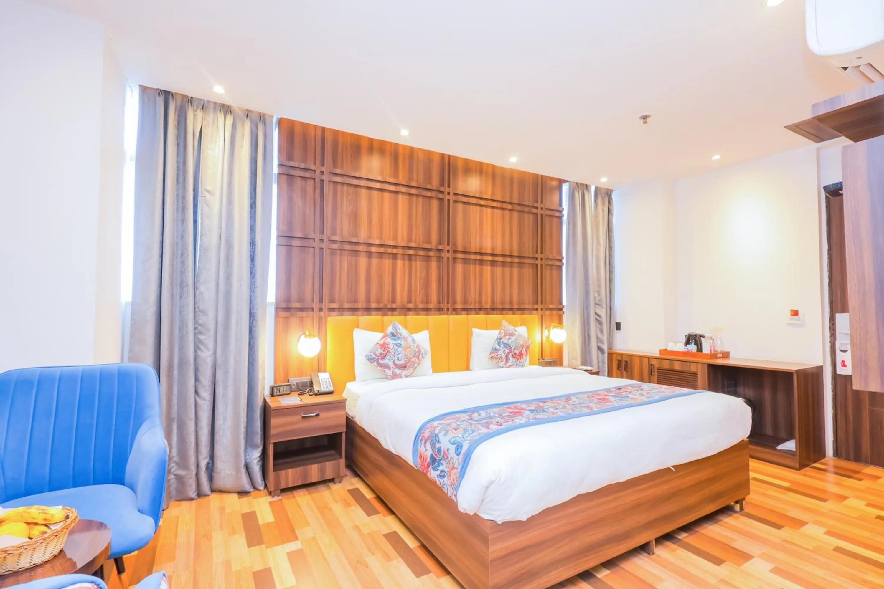 Bedroom, Bed in Hyphen Business Hotel