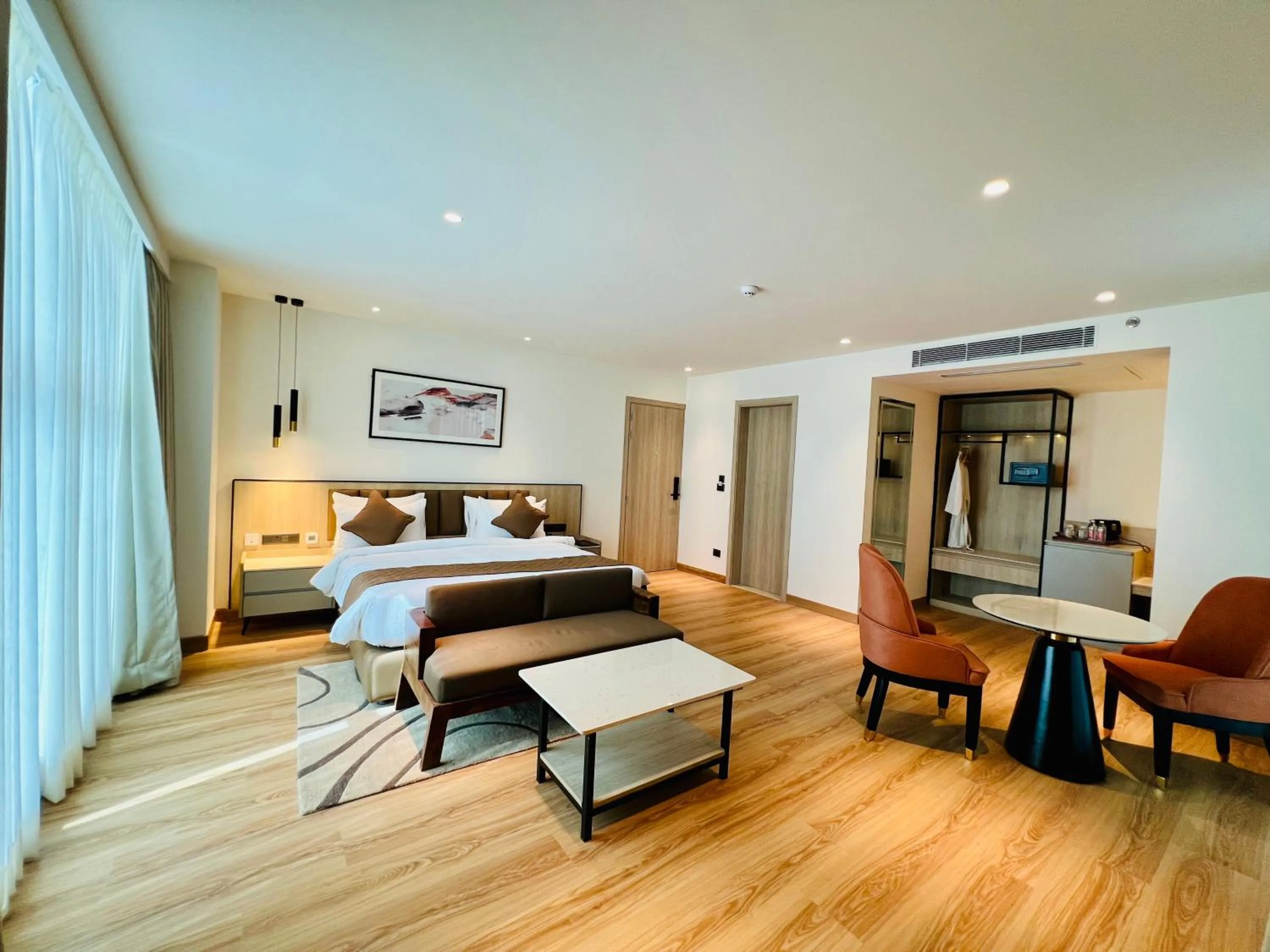 Superior King Room in Hyphen Business Hotel