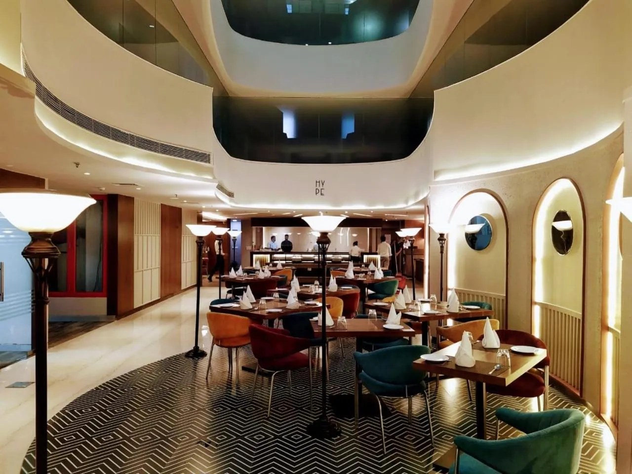 Restaurant/places to eat in Hyphen Business Hotel