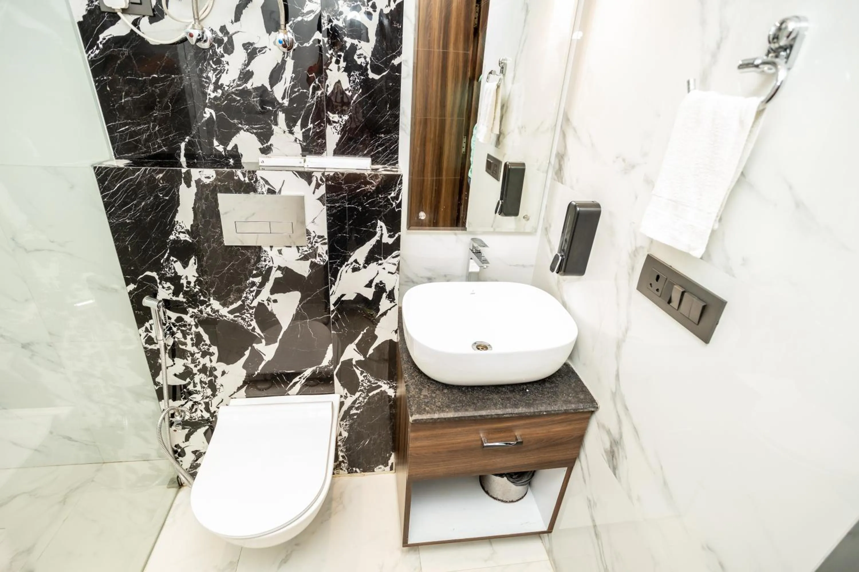 Toilet in Hyphen Business Hotel