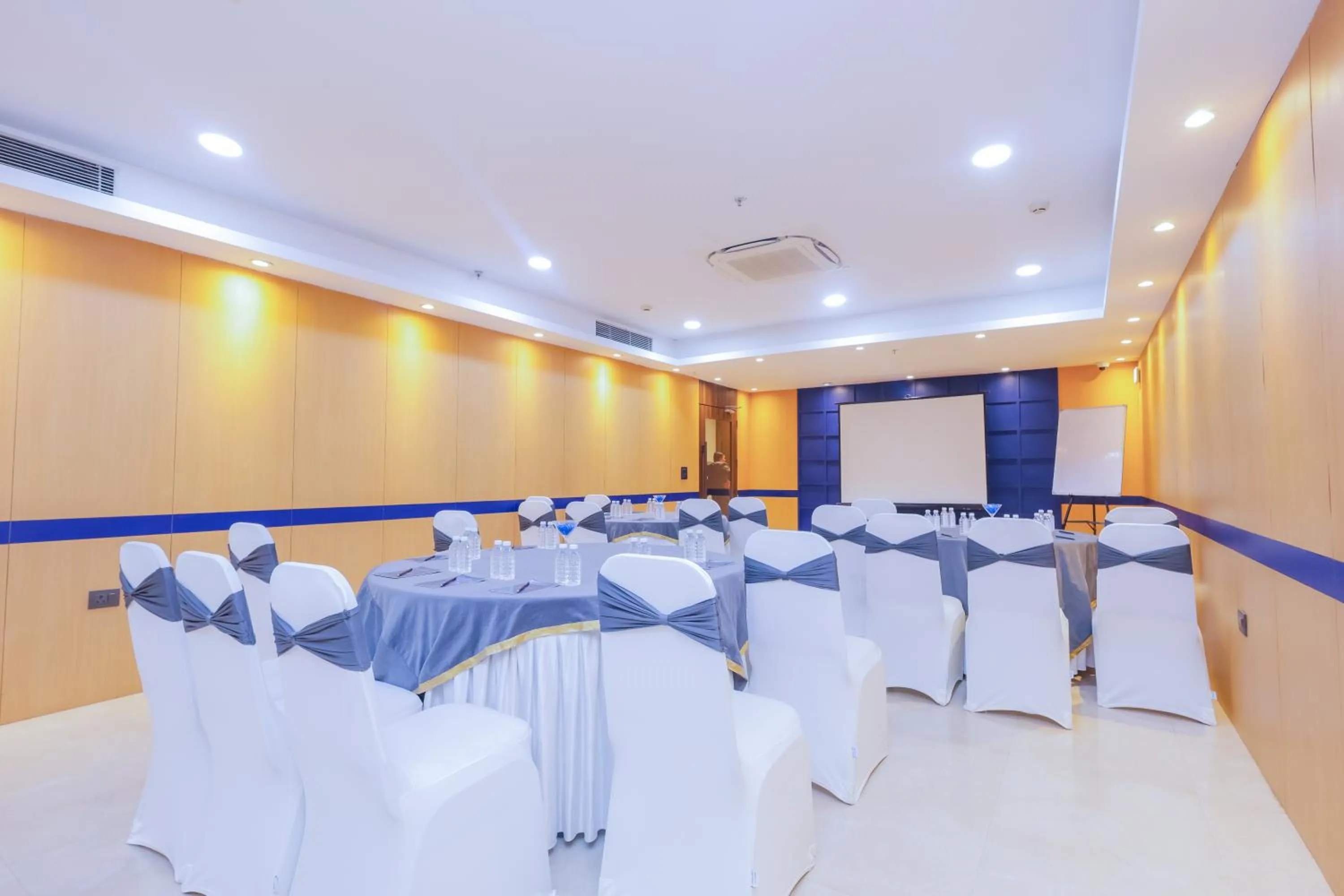 Meeting/conference room in Hyphen Business Hotel
