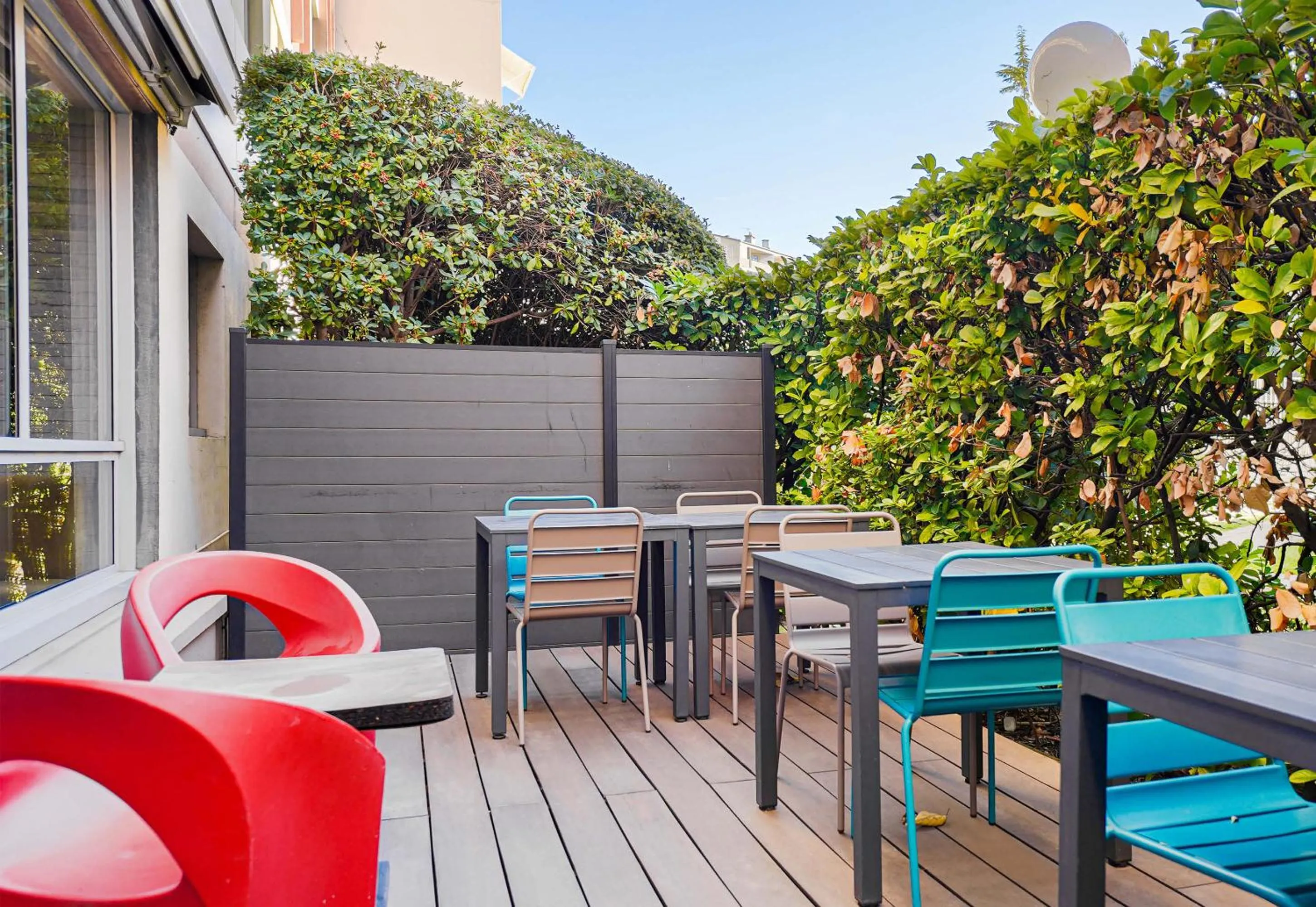Patio in B&B HOTEL Marseille Prado Parc des Expositions