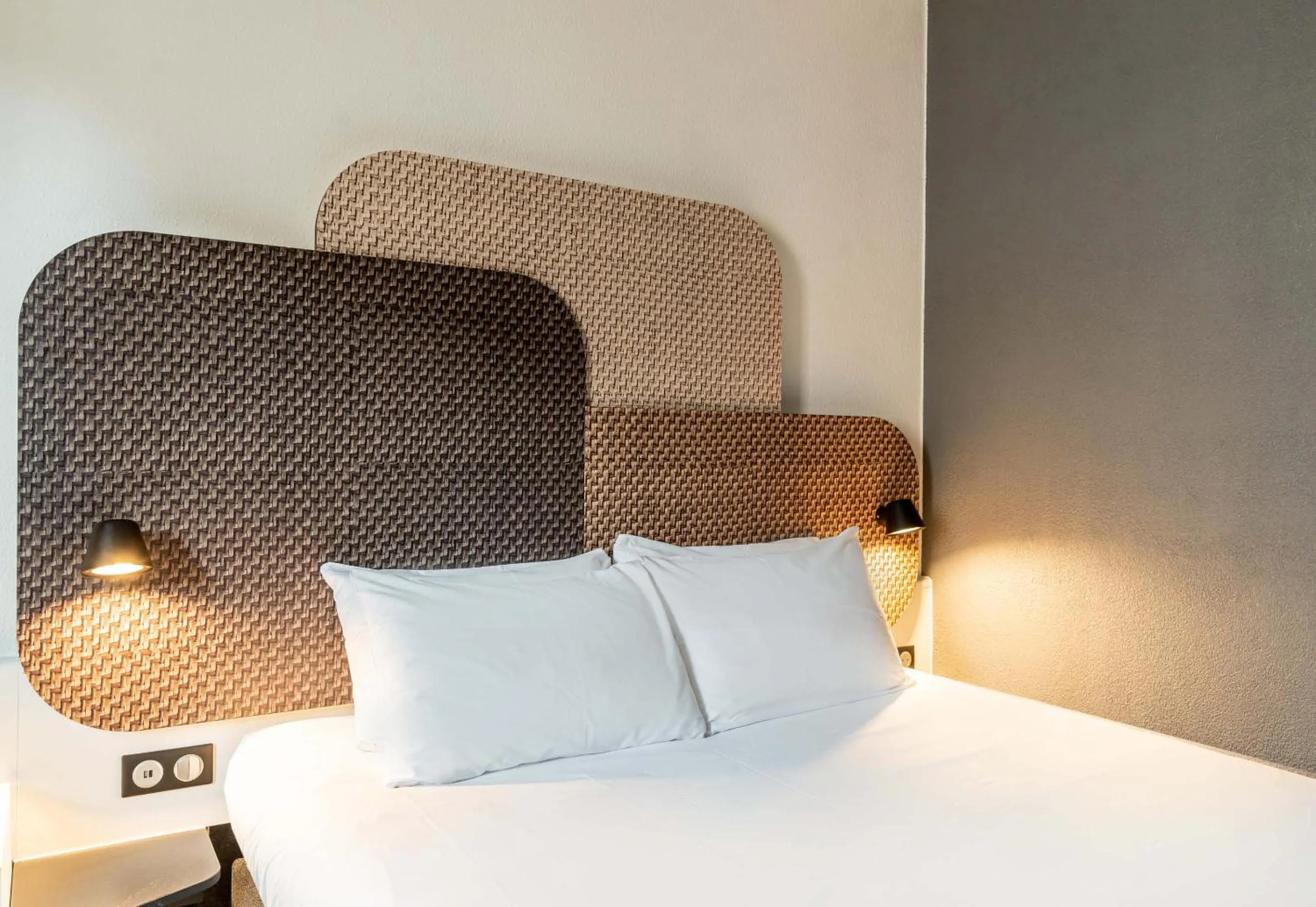 Bedroom, Bed in B&B HOTEL Marseille Prado Parc des Expositions