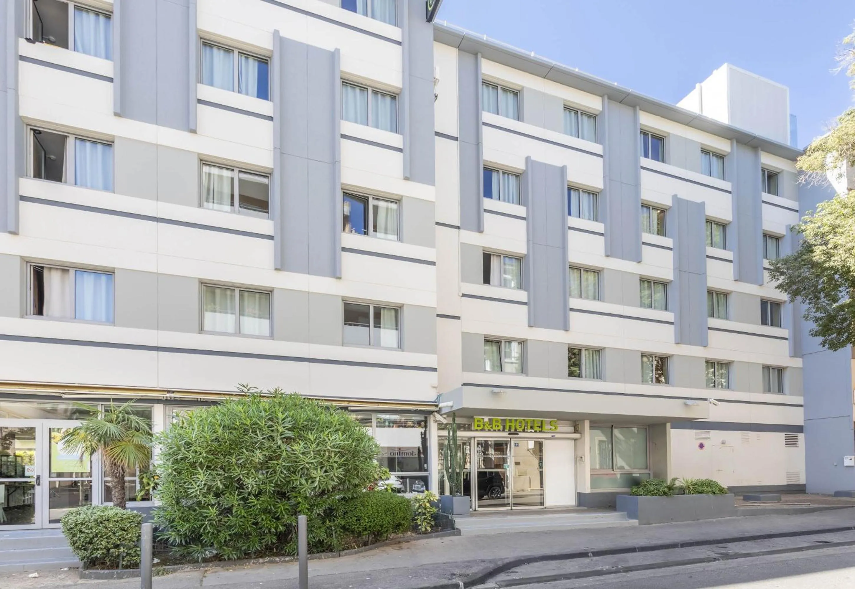 Property building in B&B HOTEL Marseille Prado Parc des Expositions