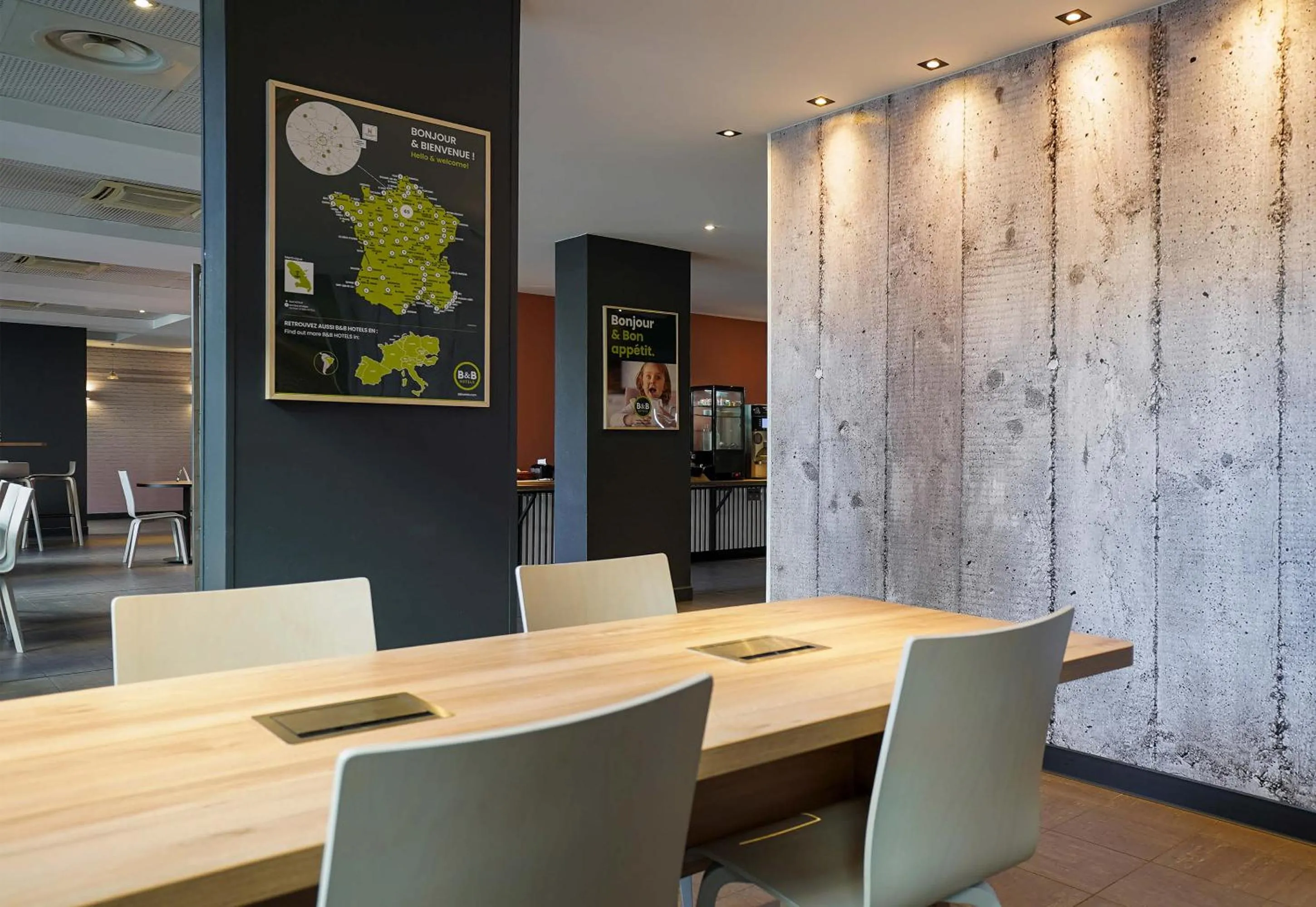 Seating area in B&B HOTEL Marseille Prado Parc des Expositions