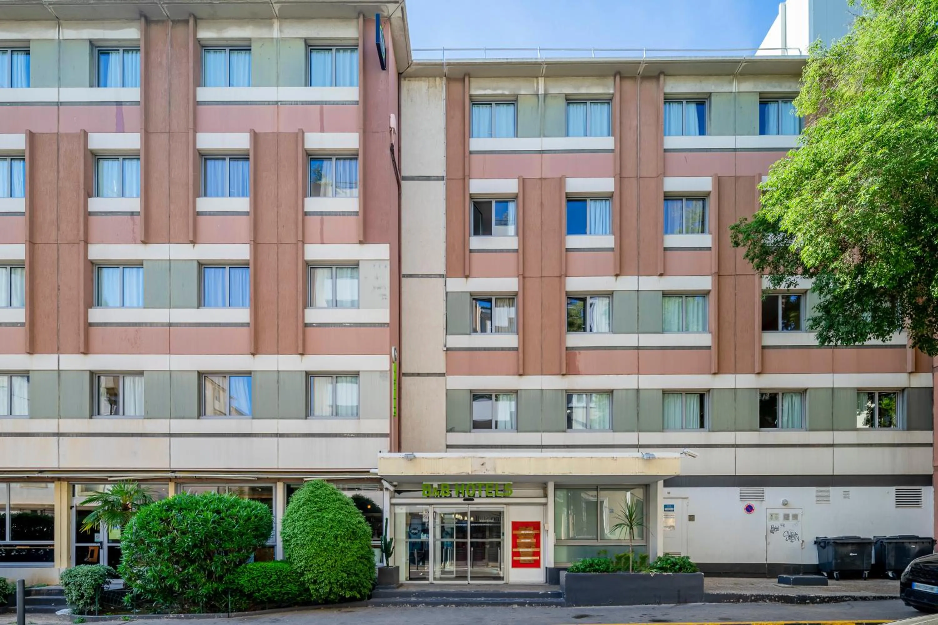 Property building in B&B HOTEL Marseille Prado Parc des Expositions