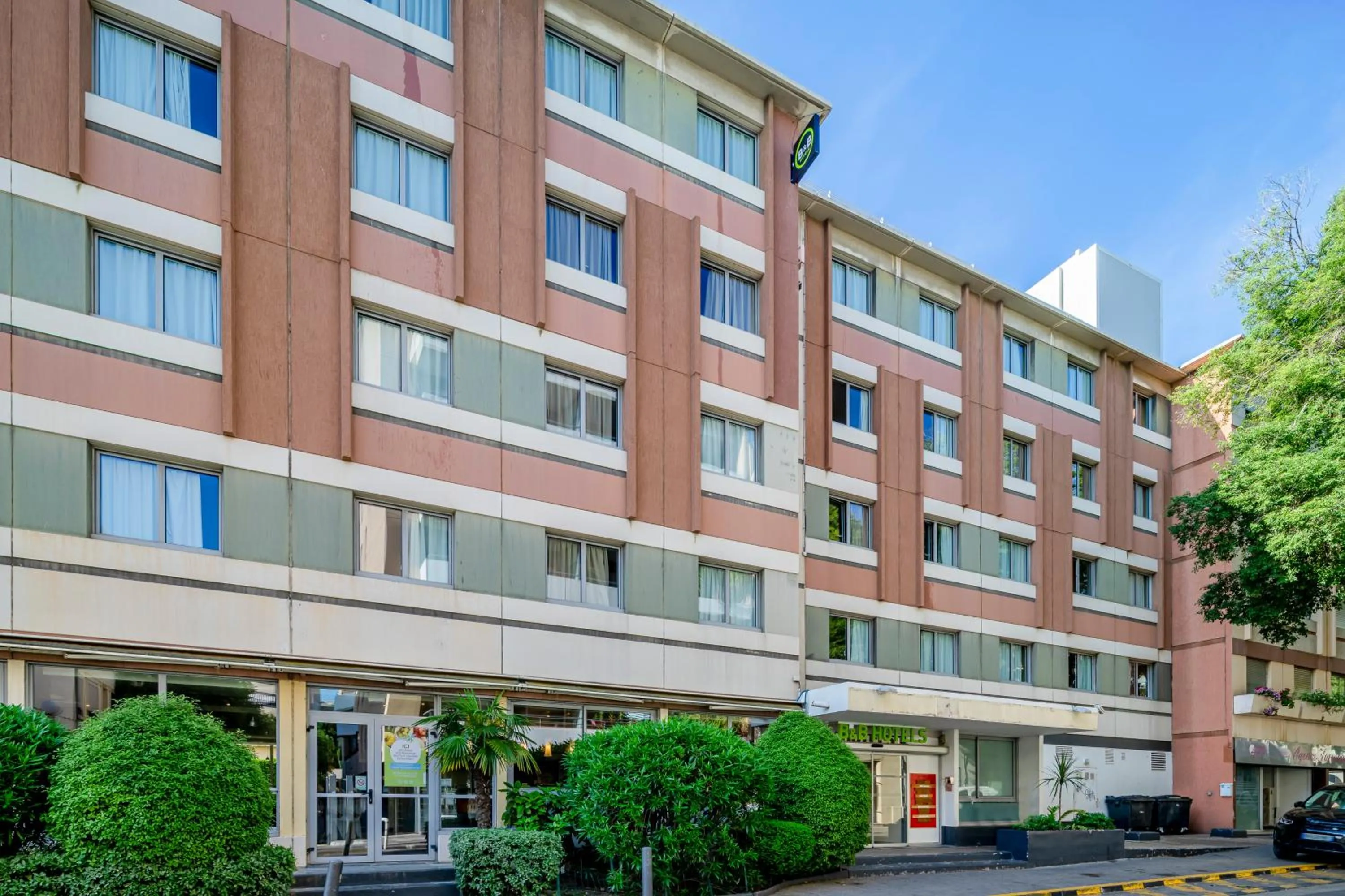 Property building in B&B HOTEL Marseille Prado Parc des Expositions