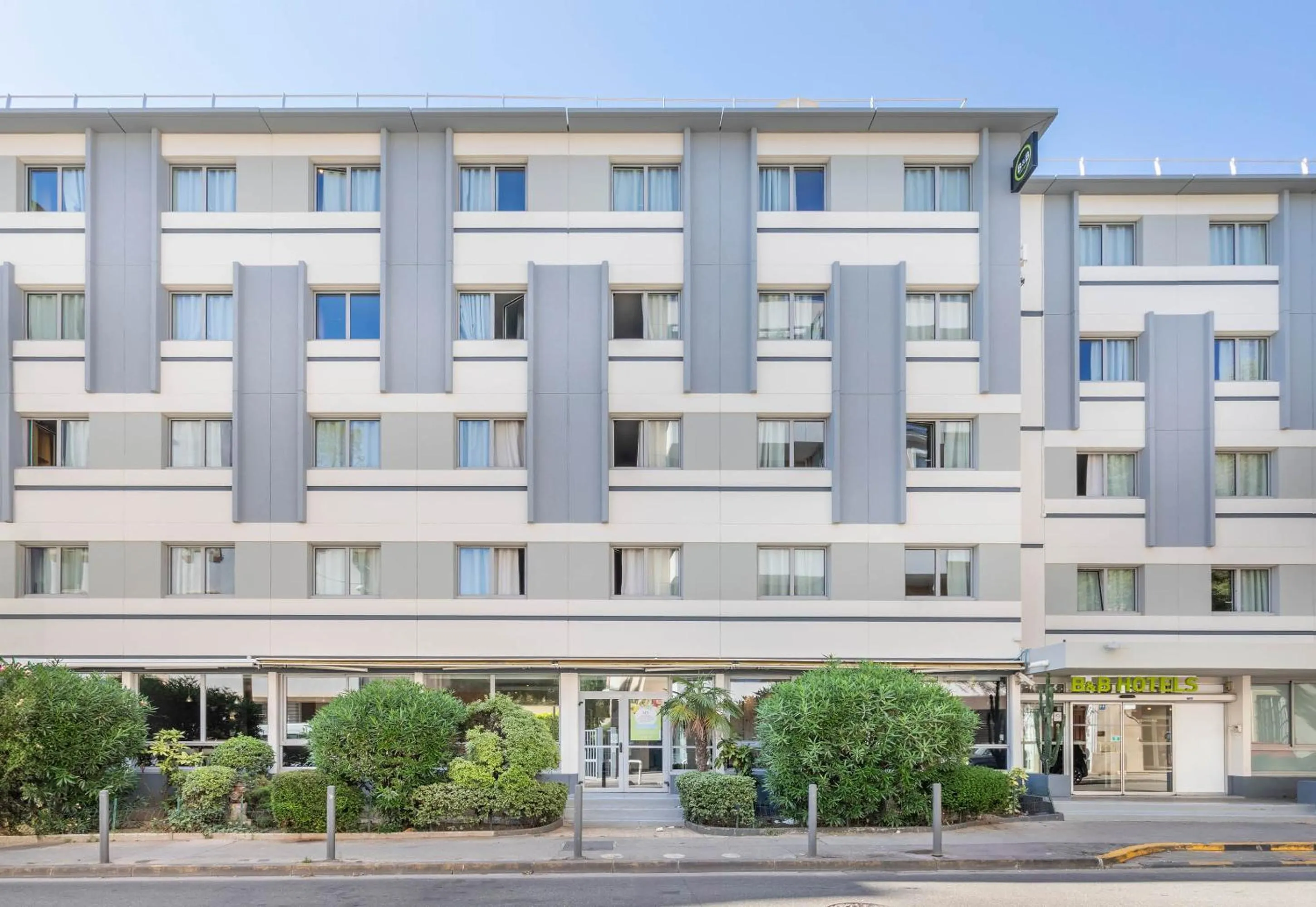 Property building in B&B HOTEL Marseille Prado Parc des Expositions