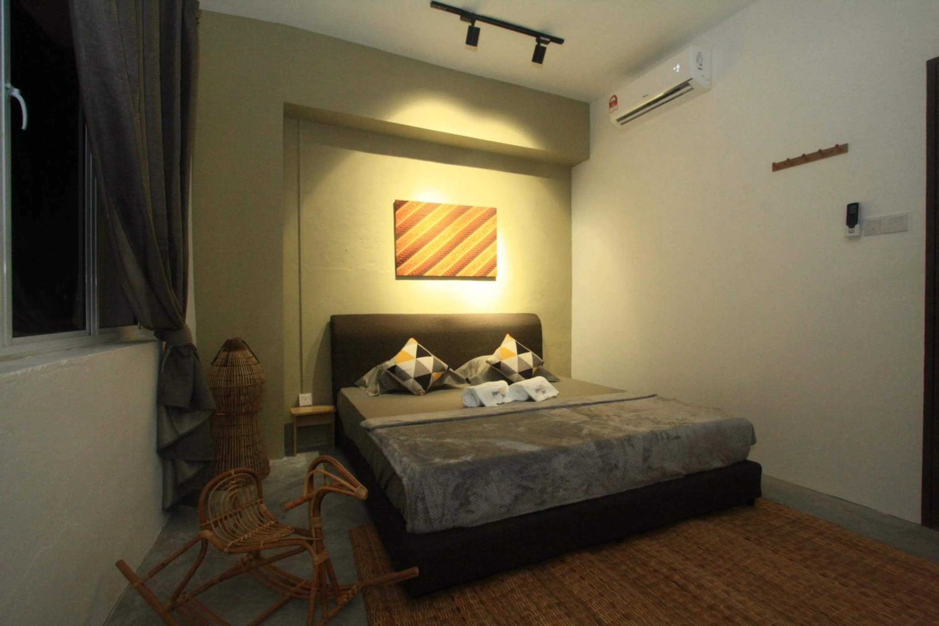 Photo of the whole room, Bed in Hornbill's Nest Kuching