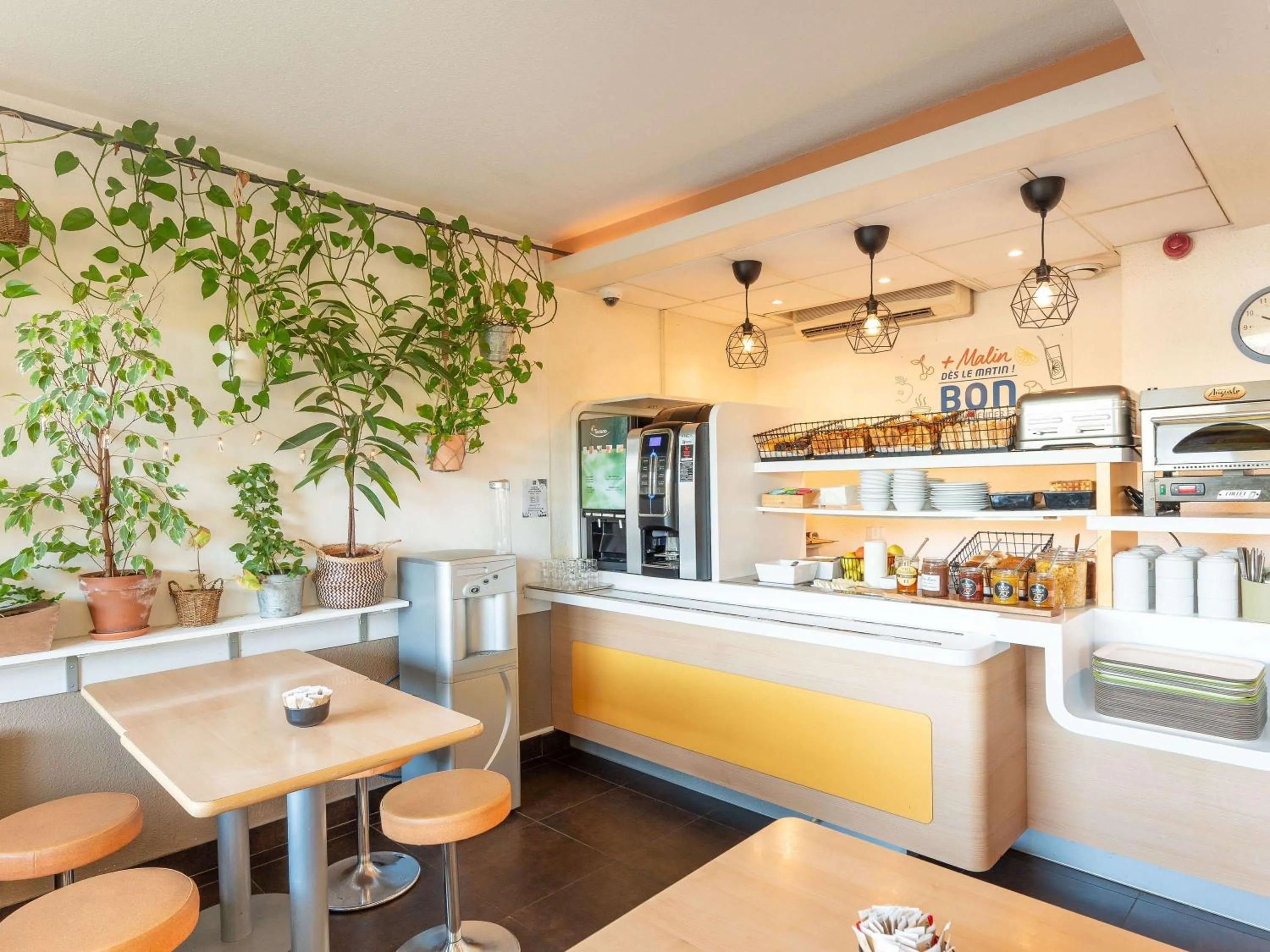 Breakfast in ibis budget Mâcon Nord