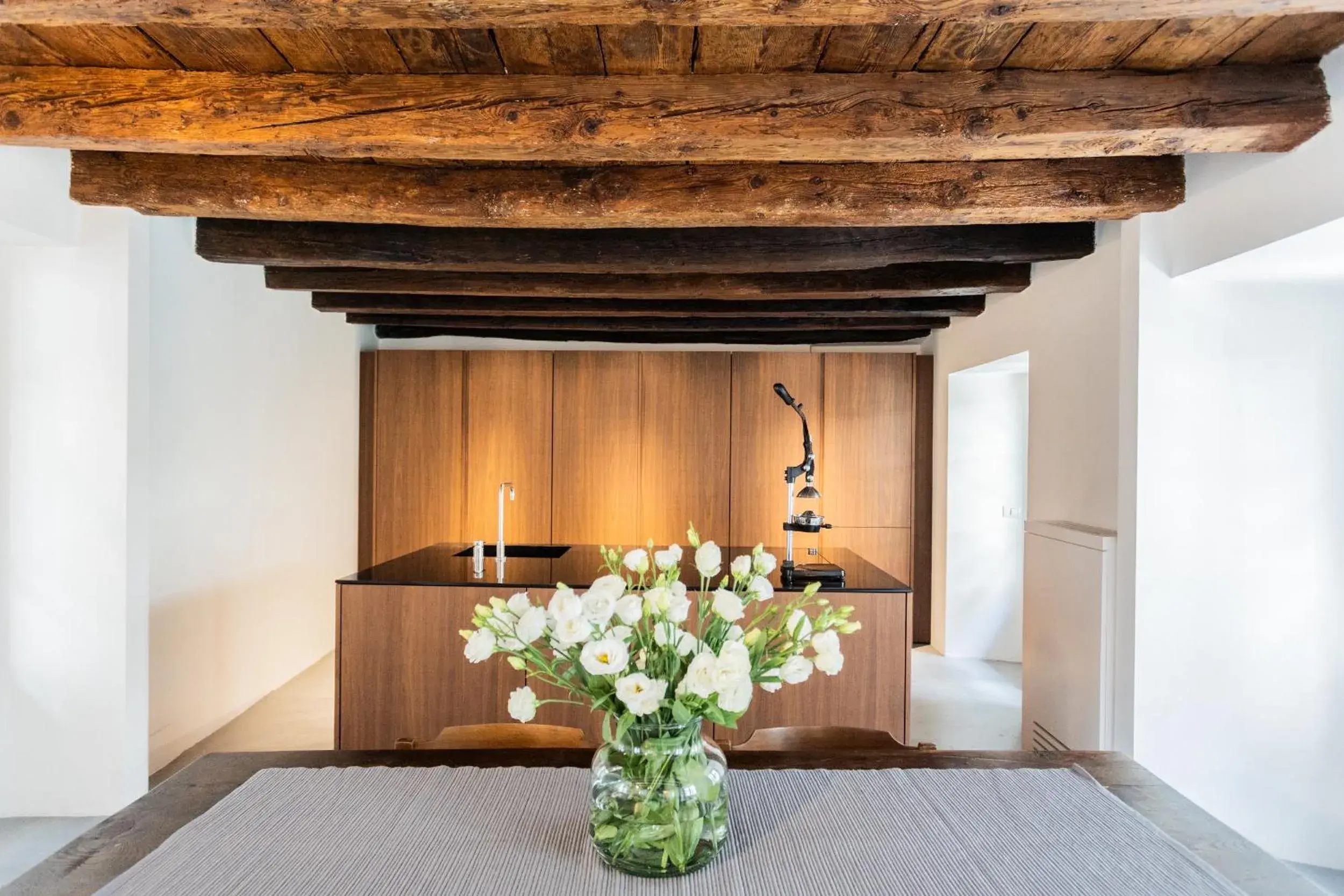 Shades of Como with Private Terrace by Rent All Como Shades of Como with Private Terrace by Rent All Como
