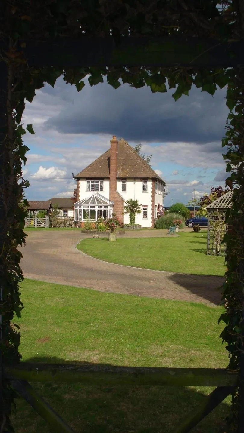 Facade/entrance in Elmcroft Guest House