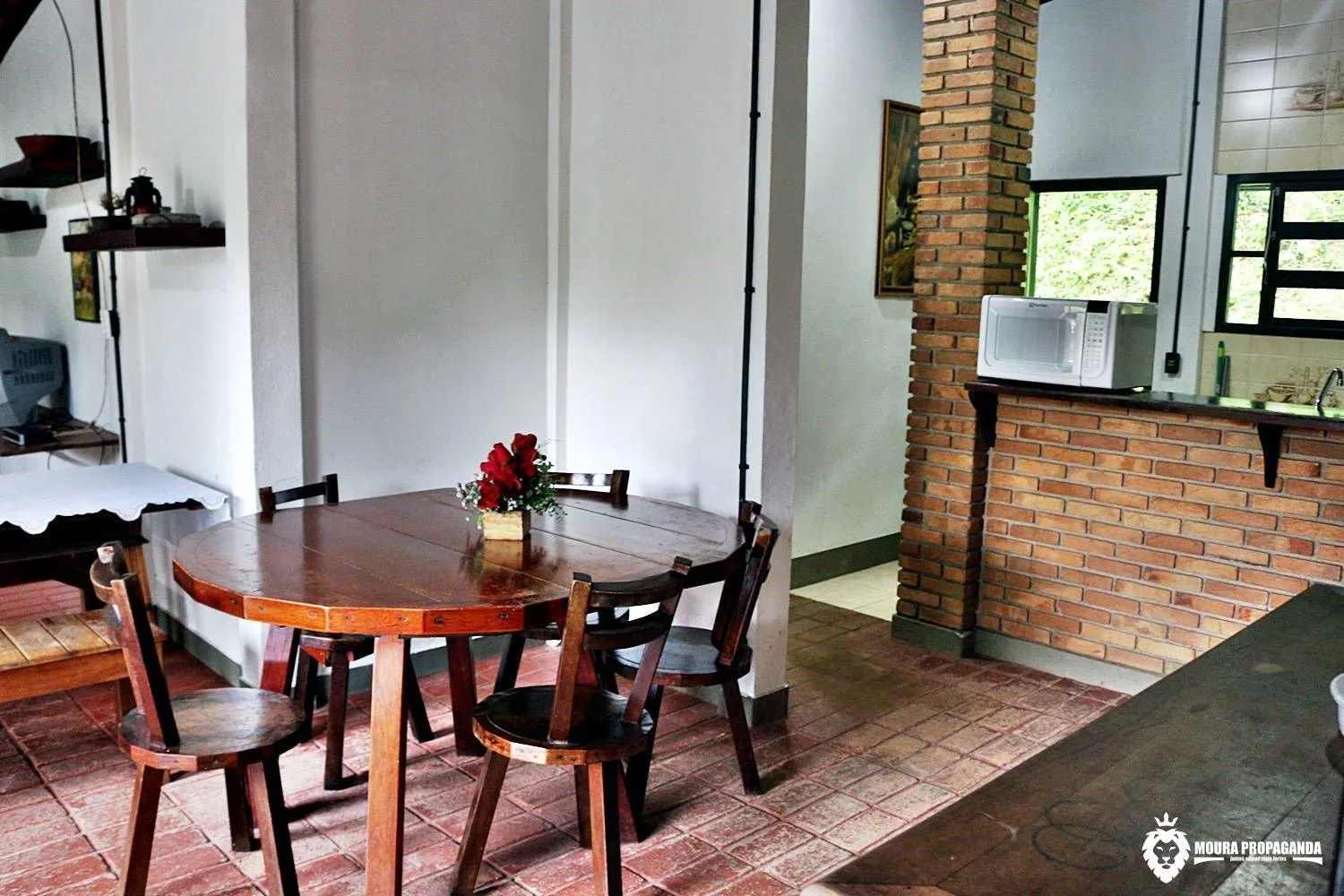 Dining area in Eco Chalés Luar das Marés