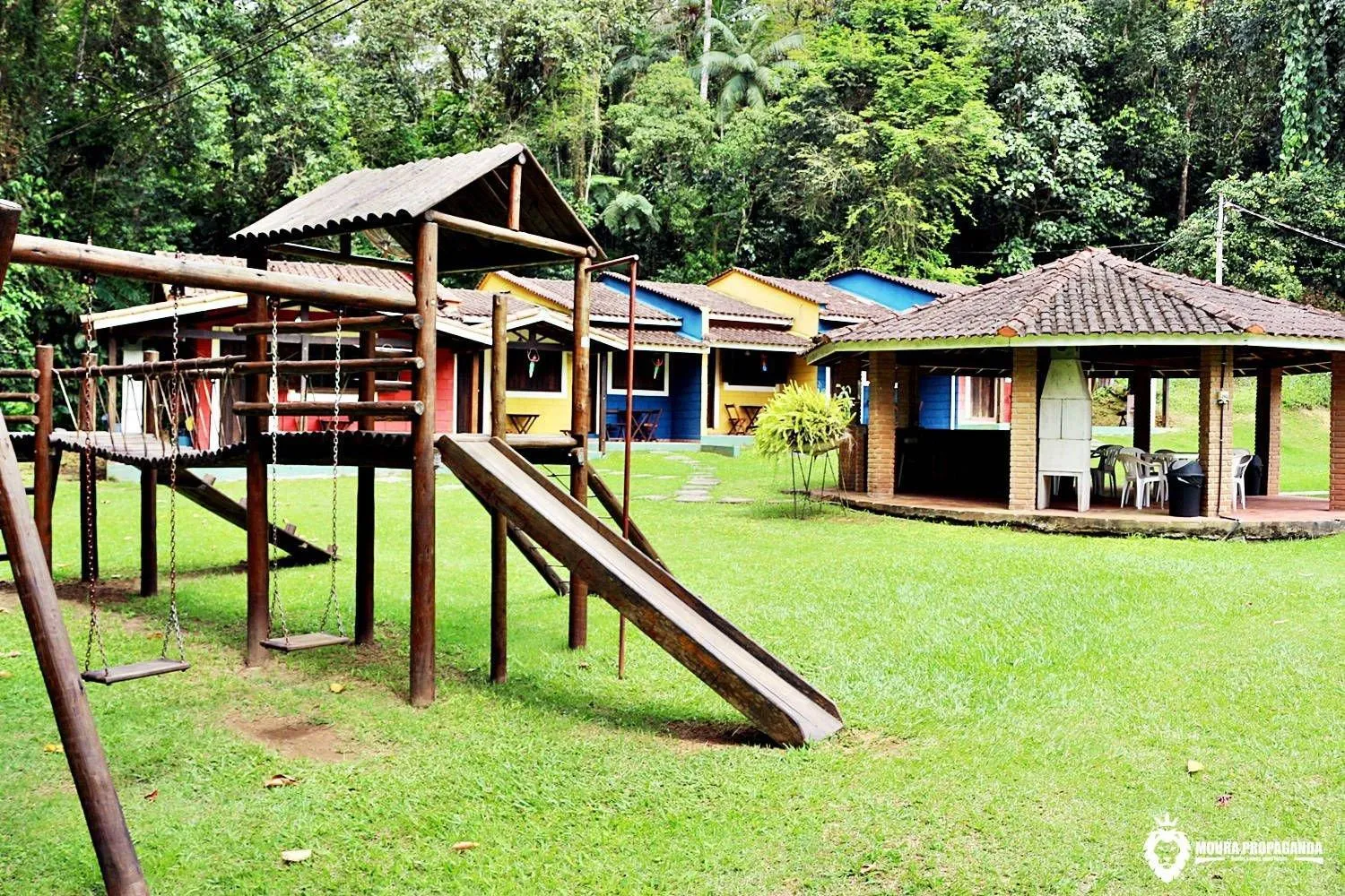 Children play ground in Eco Chalés Luar das Marés