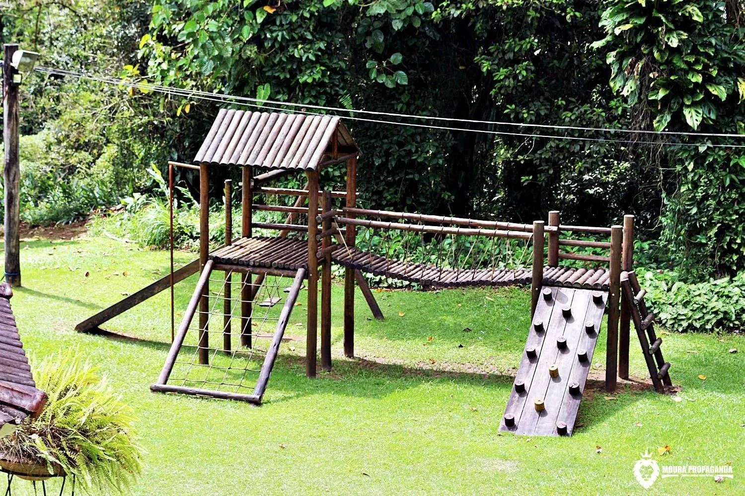 Children play ground in Eco Chalés Luar das Marés