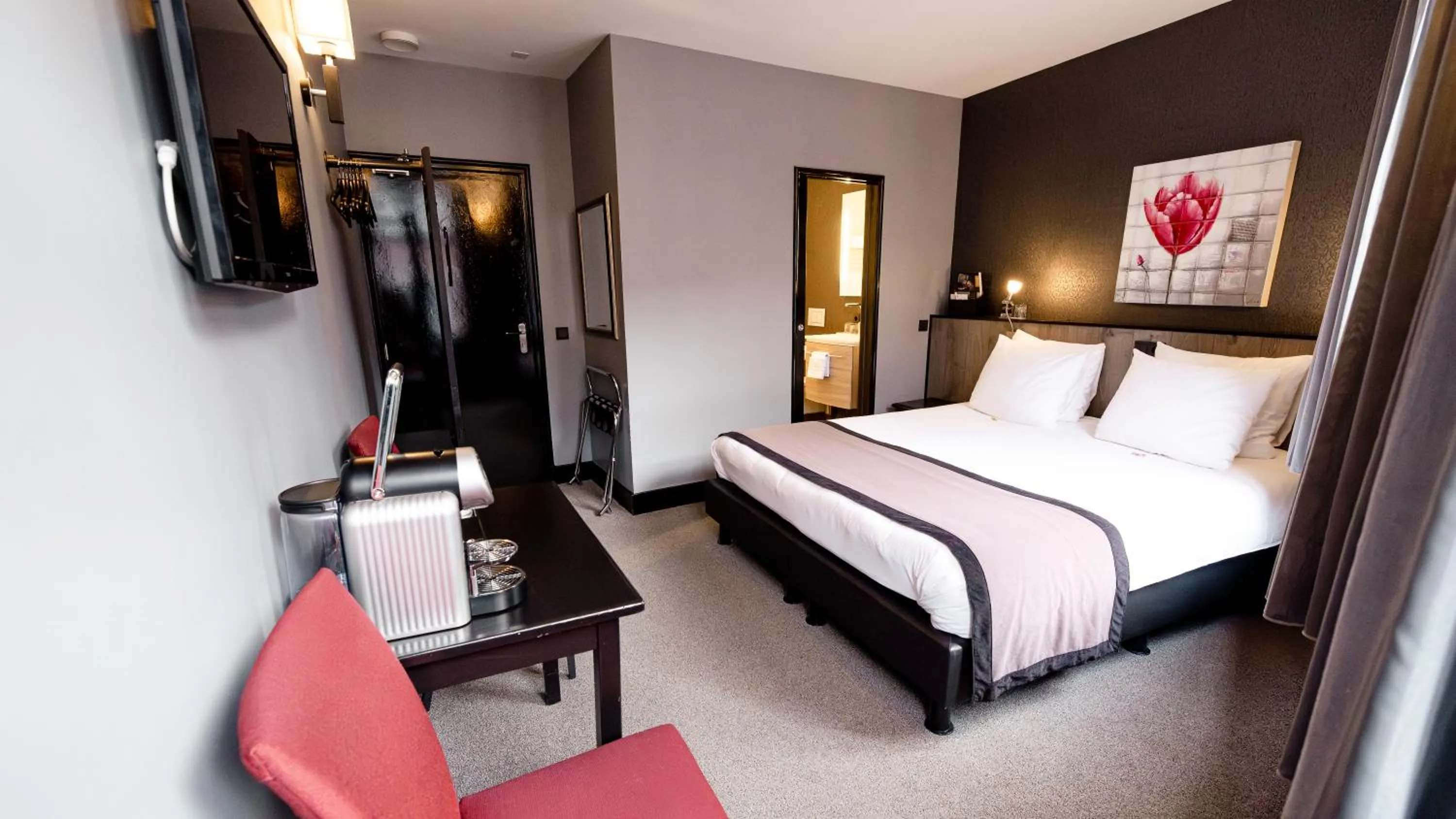 Photo of the whole room, Bed in B&B 't Poorthuys