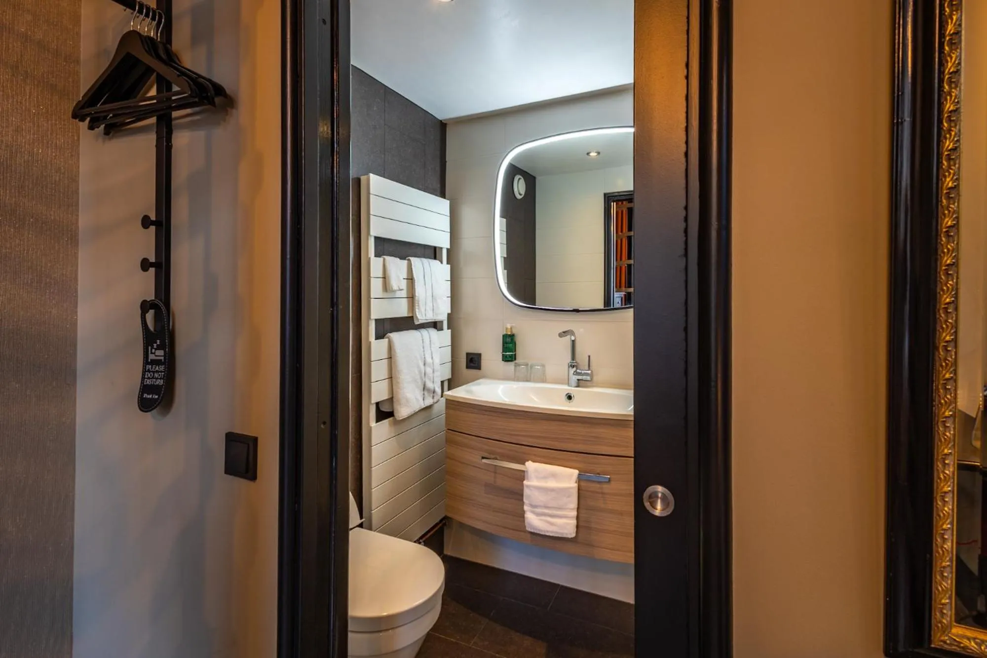 Shower in B&B 't Poorthuys