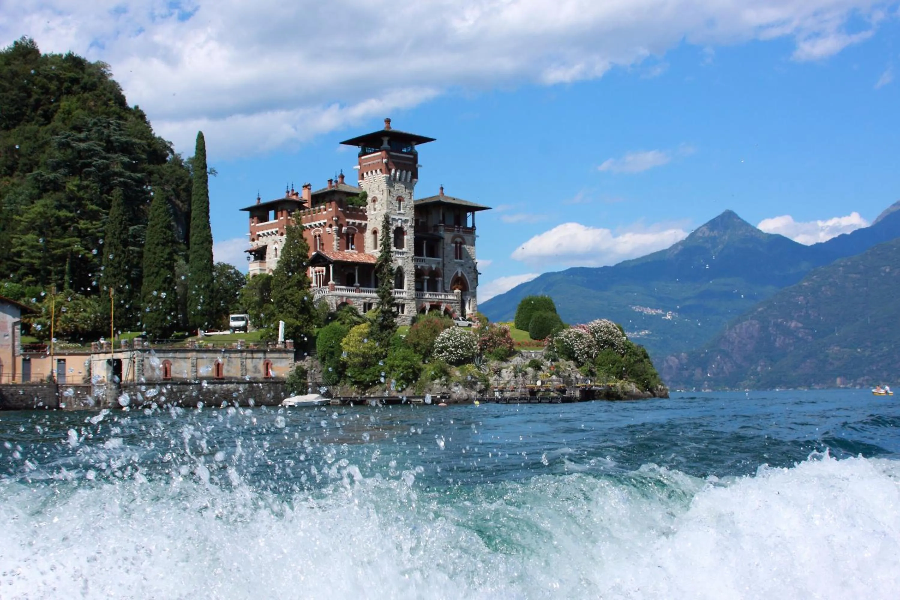 Lake view in Residence Le Azalee & SPA