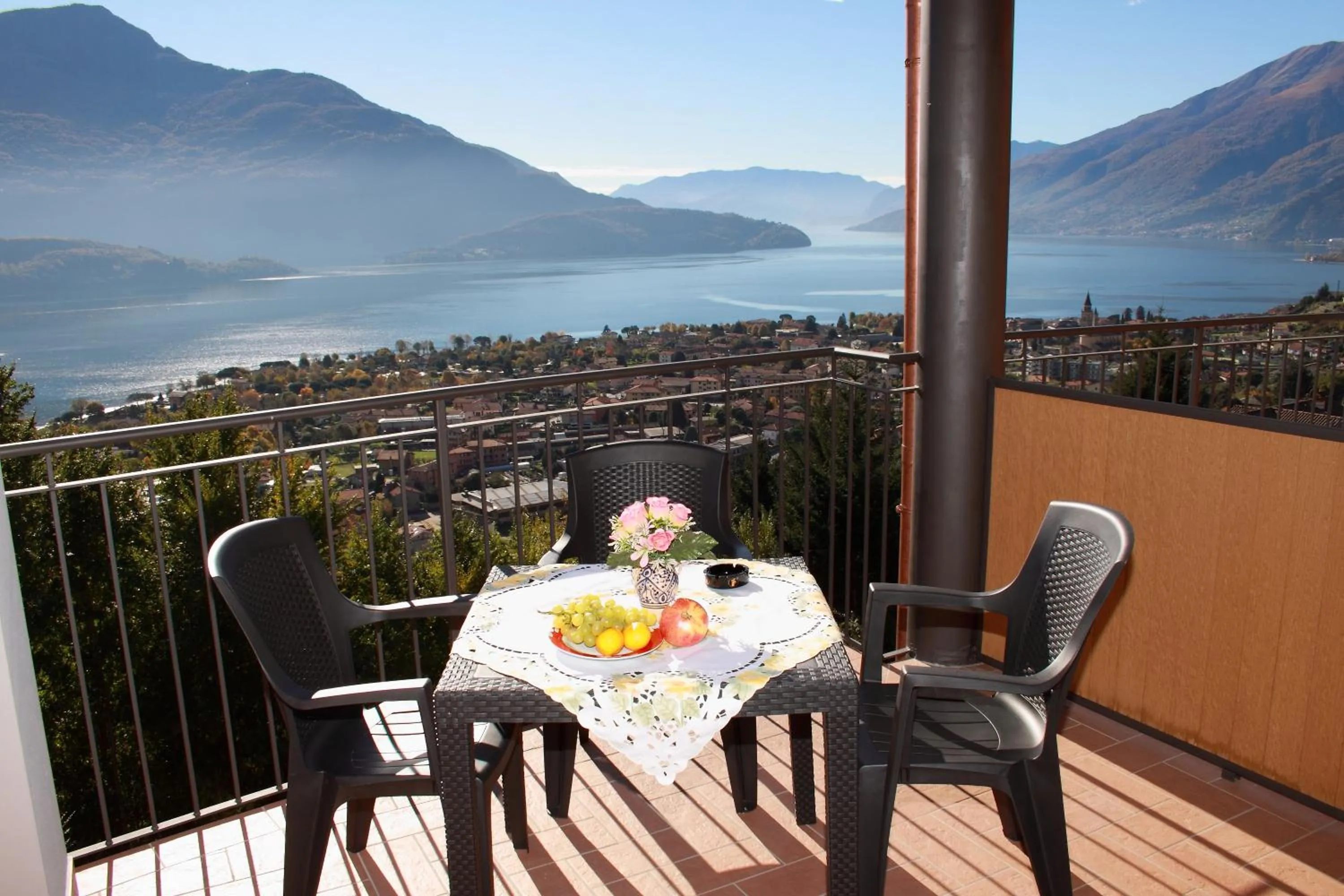 Lake view in Residence Le Azalee & SPA