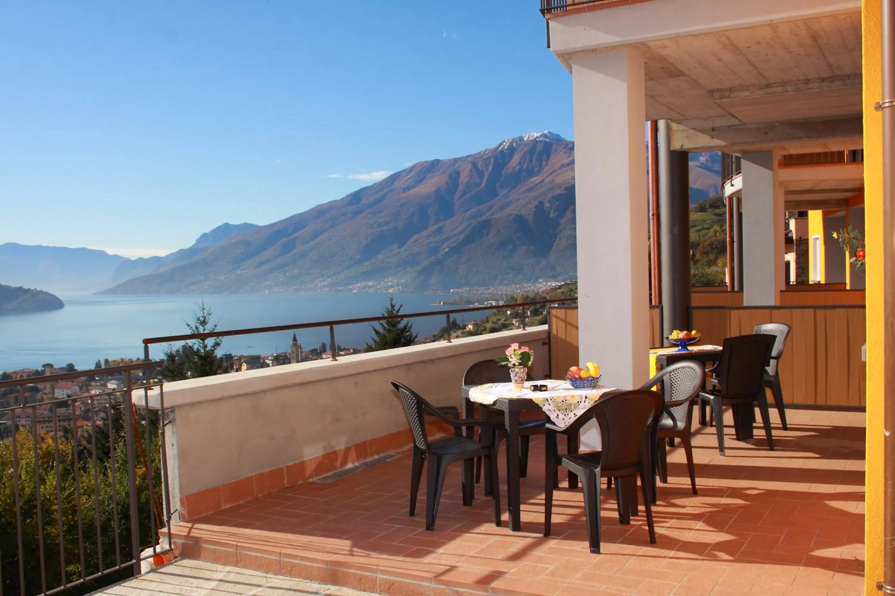 Lake view in Residence Le Azalee & SPA