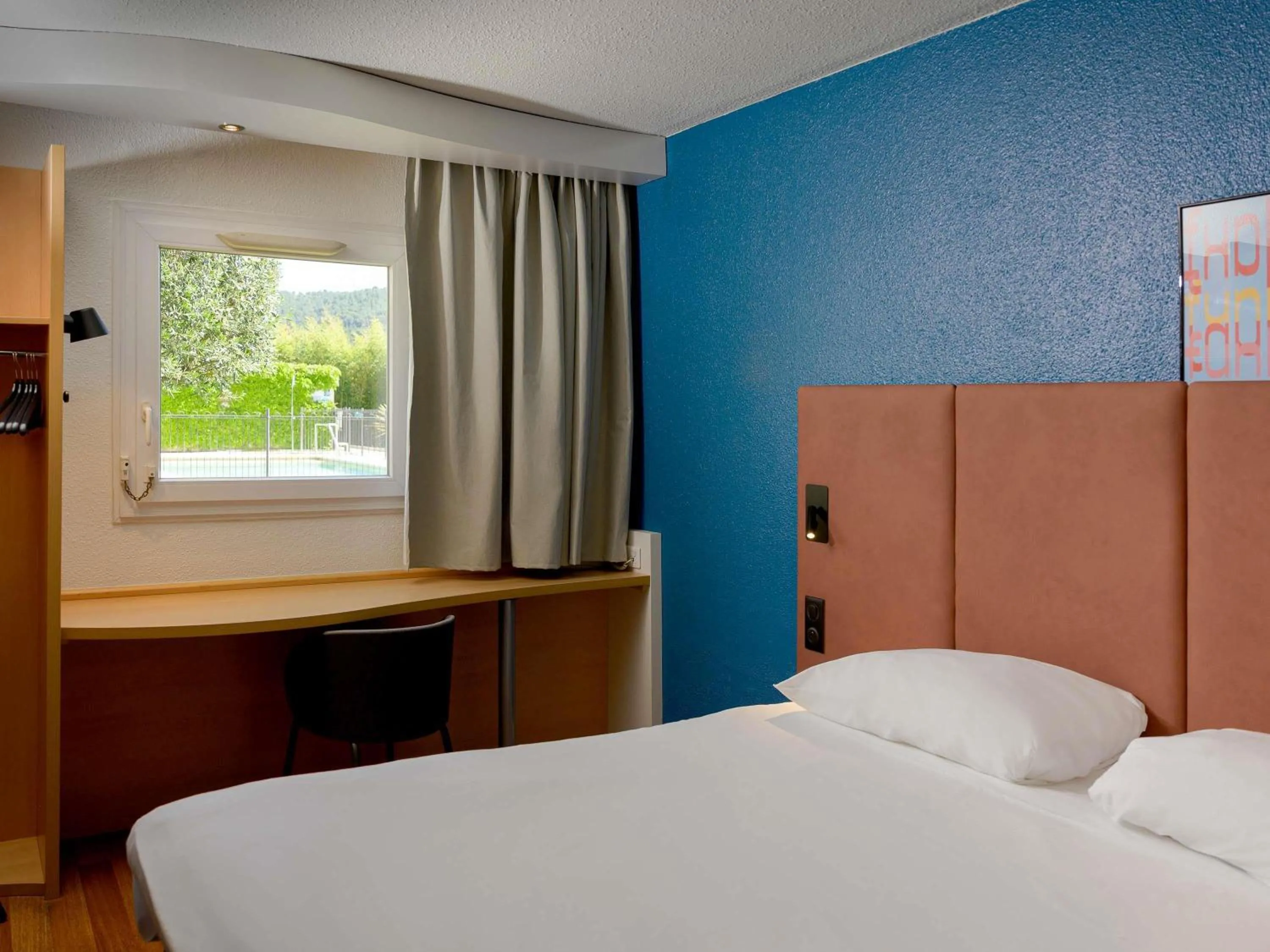 Bedroom, Bed in ibis Aix en Provence