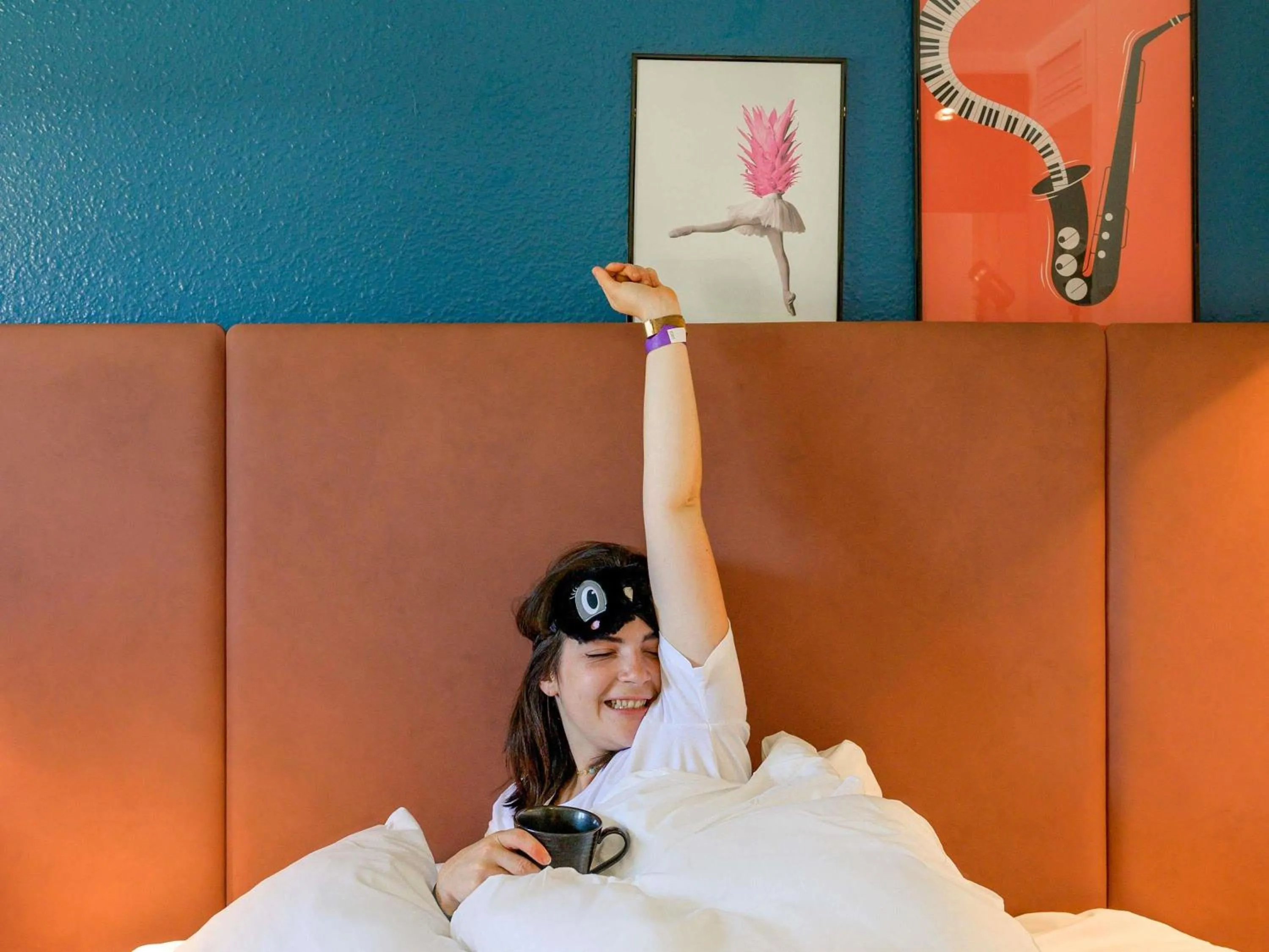 Property building, Bed in ibis Aix en Provence