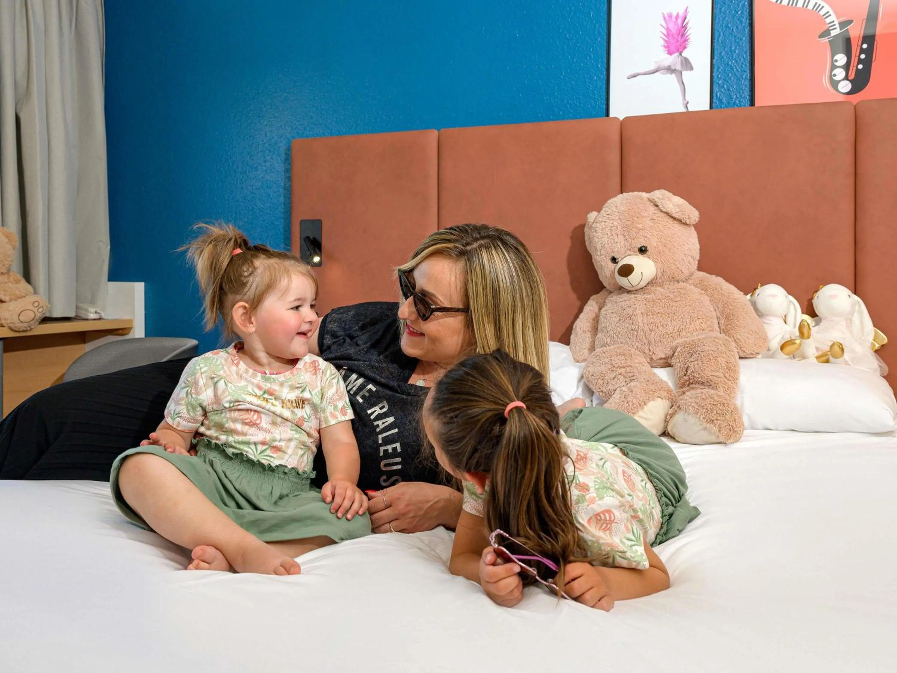 Bedroom in ibis Aix en Provence