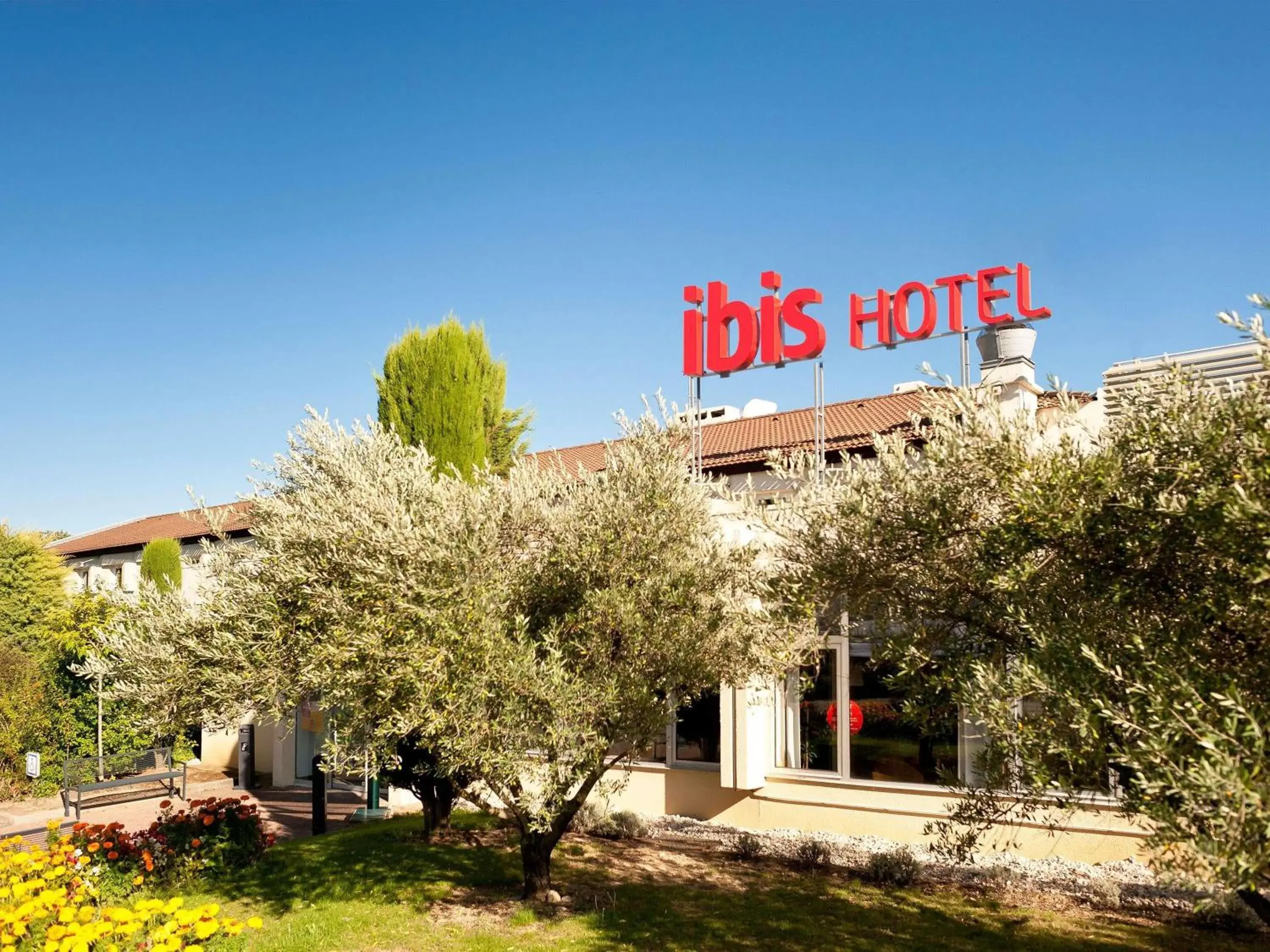 Property building in ibis Aix en Provence Property building in ibis Aix en Provence