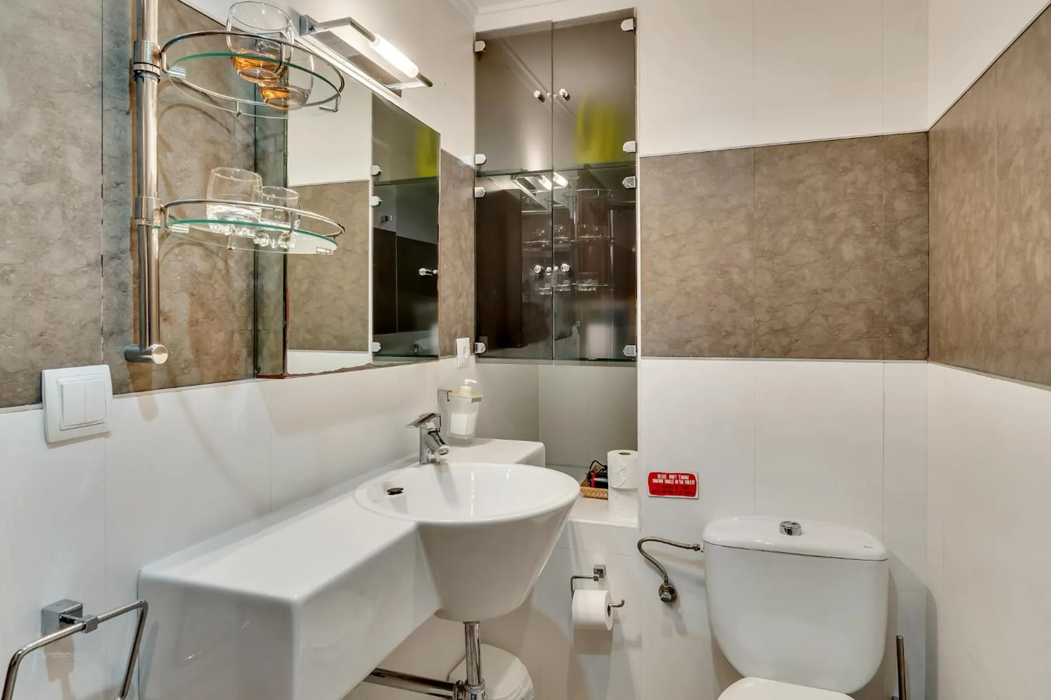 Toilet in Denia Townhouse