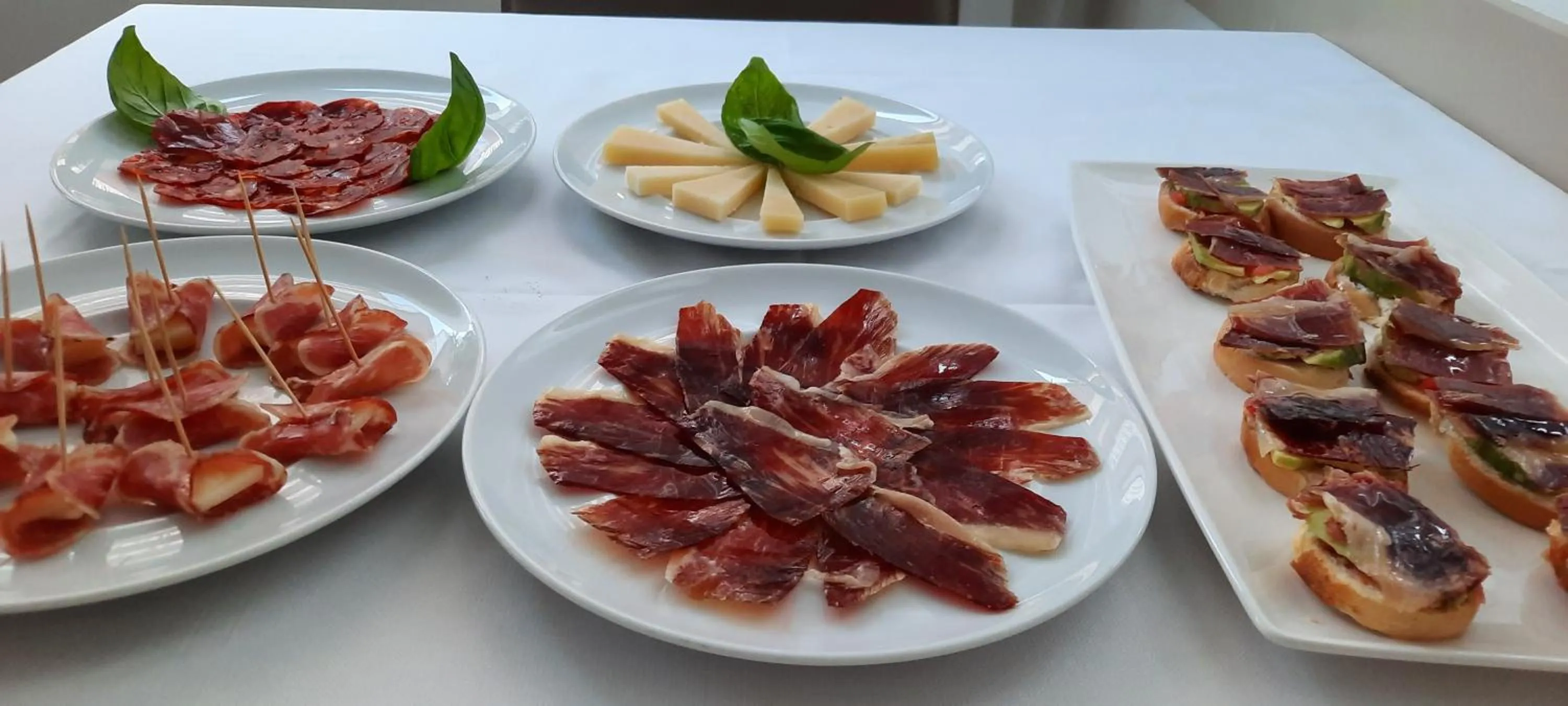 Restaurant/places to eat in Hotel Atenea Golden Star