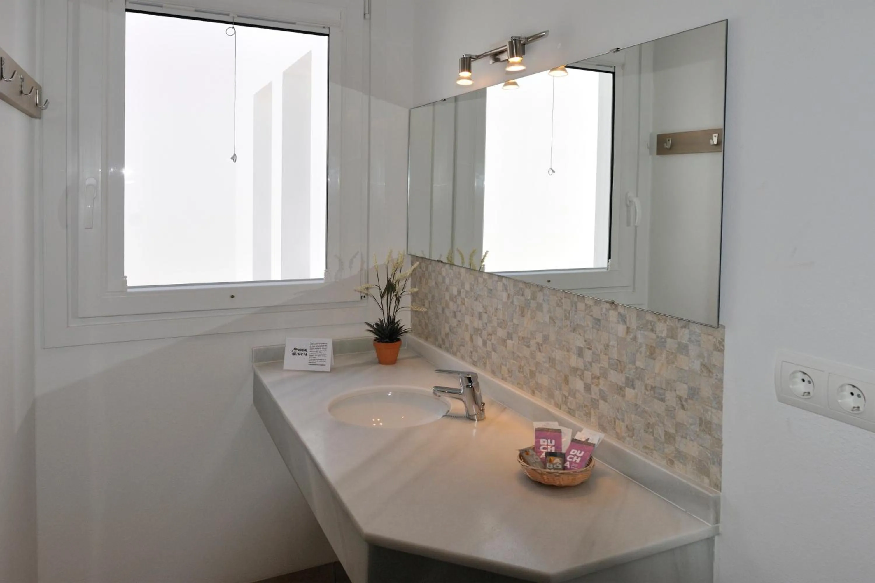 Bathroom in Hostal Tarifa -Recepcion abierta las 24h-
