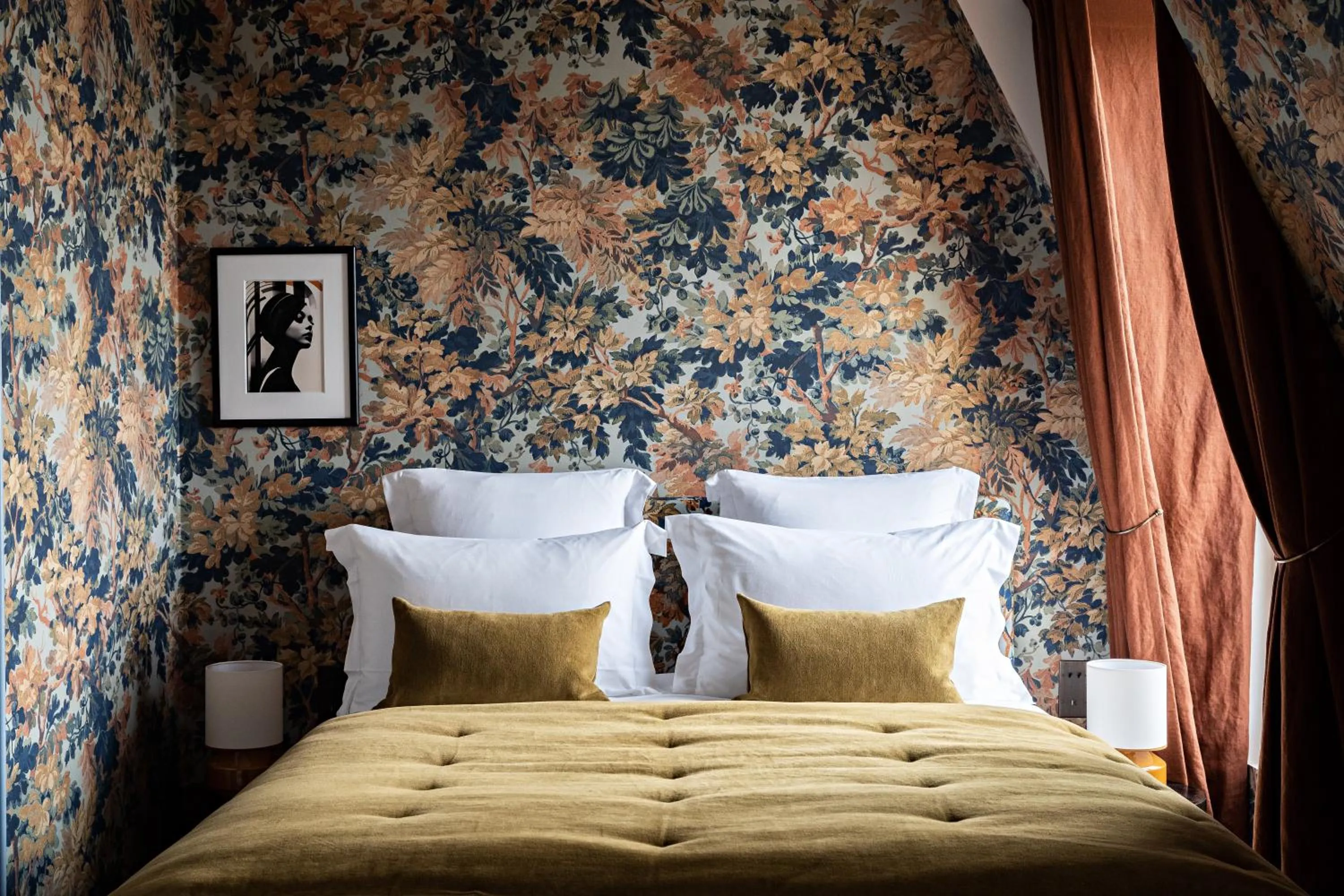 Bed in Hotel Florida Paris