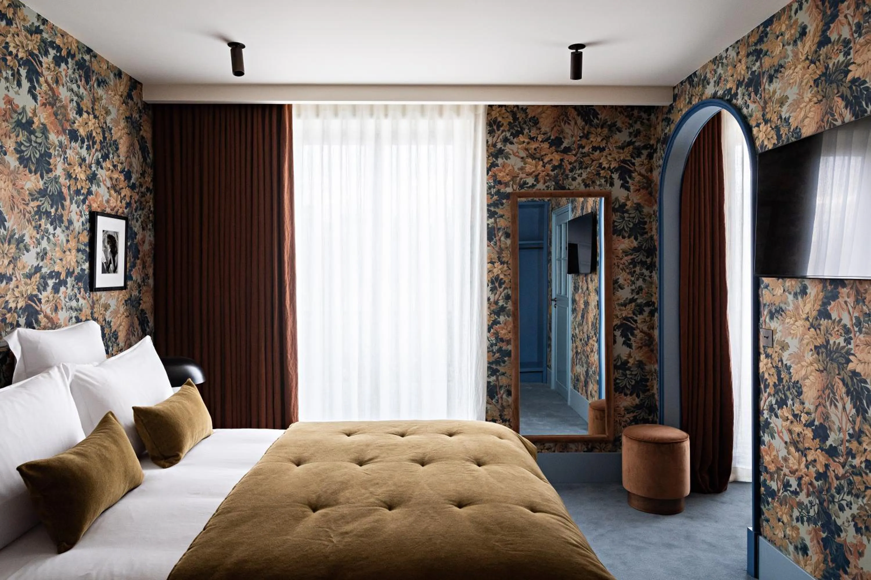 Bed in Hotel Florida Paris