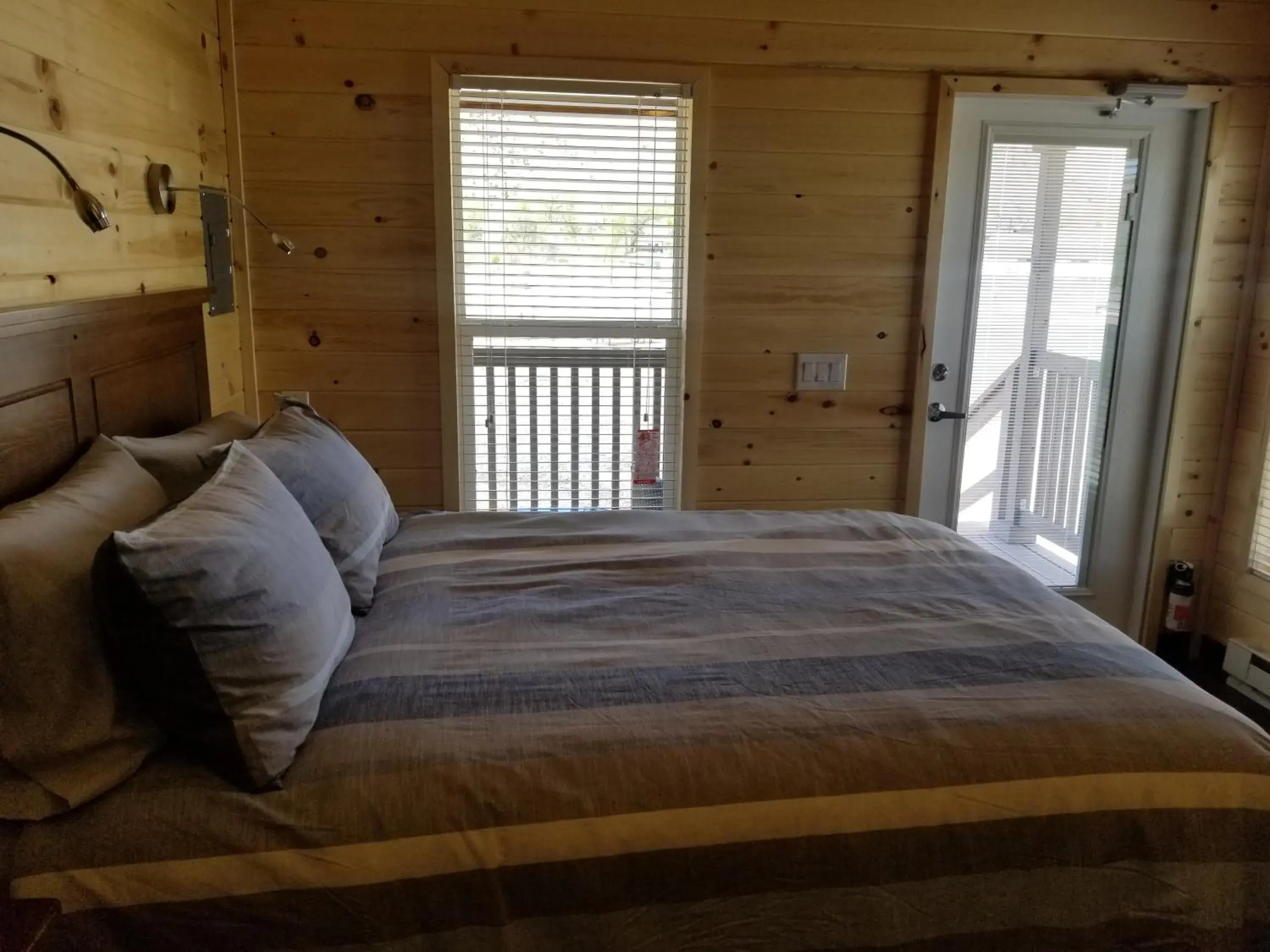 Deluxe Suite in Castle Gate RV Park Deluxe Suite in Castle Gate RV Park