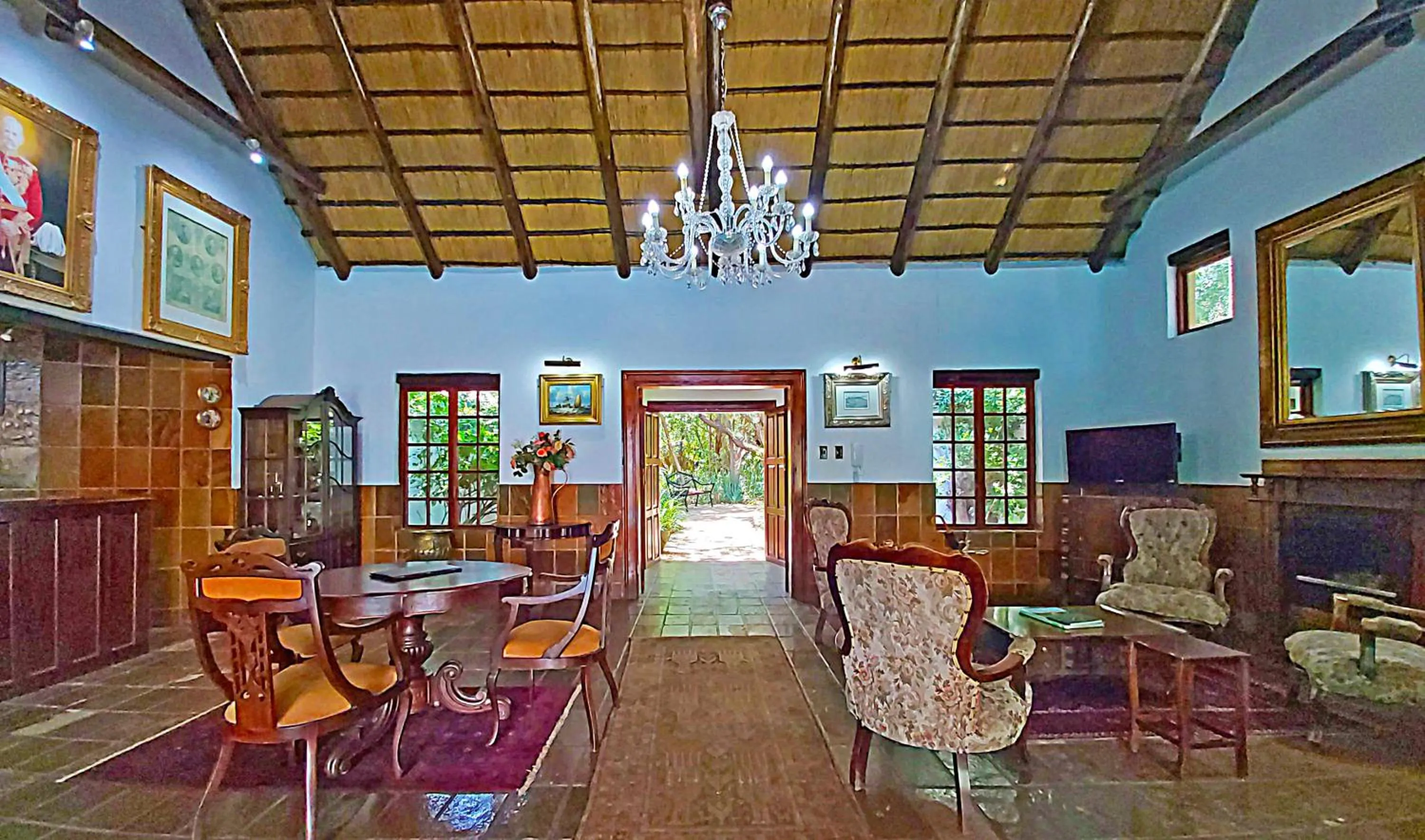 Living room in Kedar Heritage Lodge, Conference Centre & Spa
