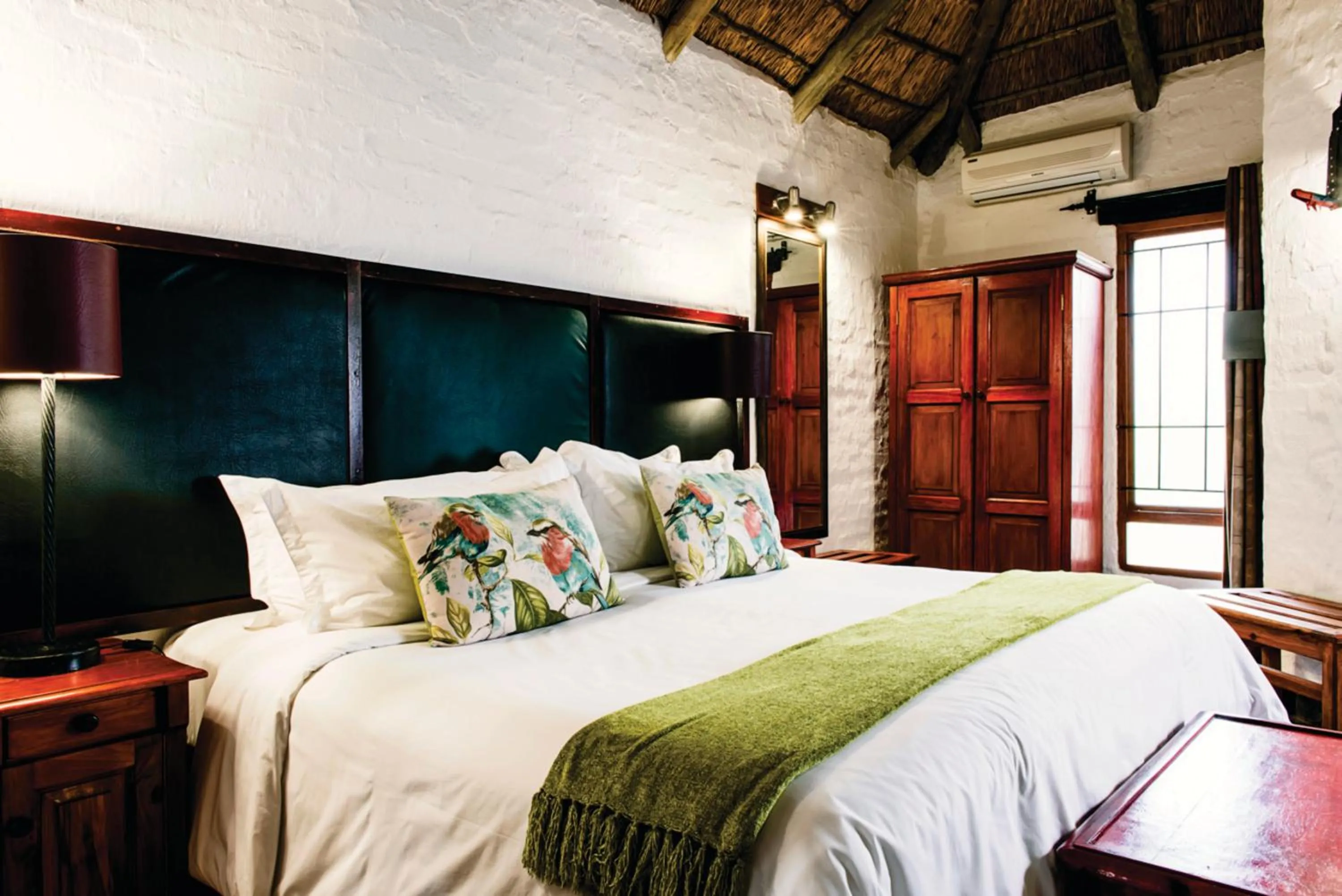 Bedroom, Bed in Kedar Heritage Lodge, Conference Centre & Spa