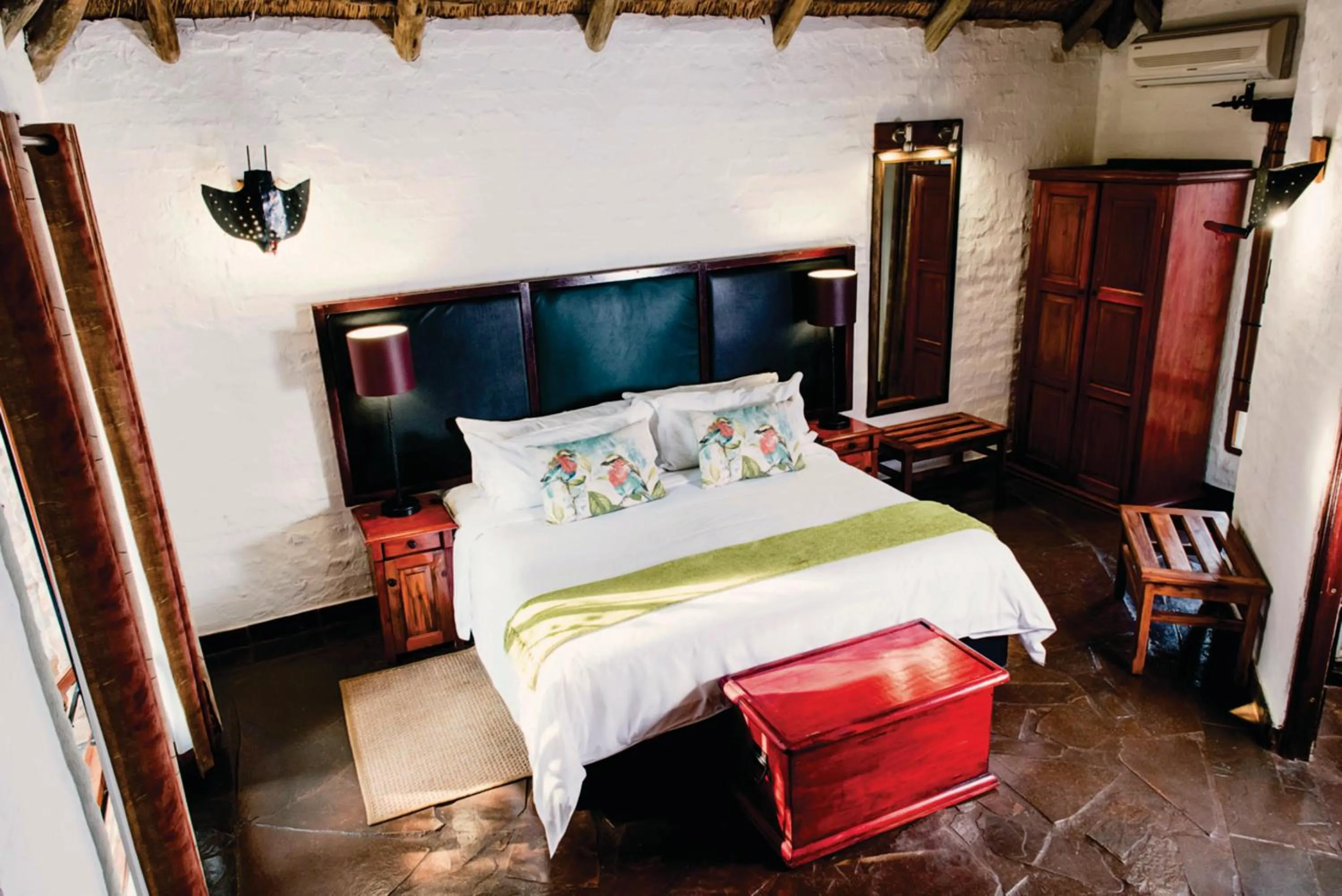 Photo of the whole room, Bed in Kedar Heritage Lodge, Conference Centre & Spa
