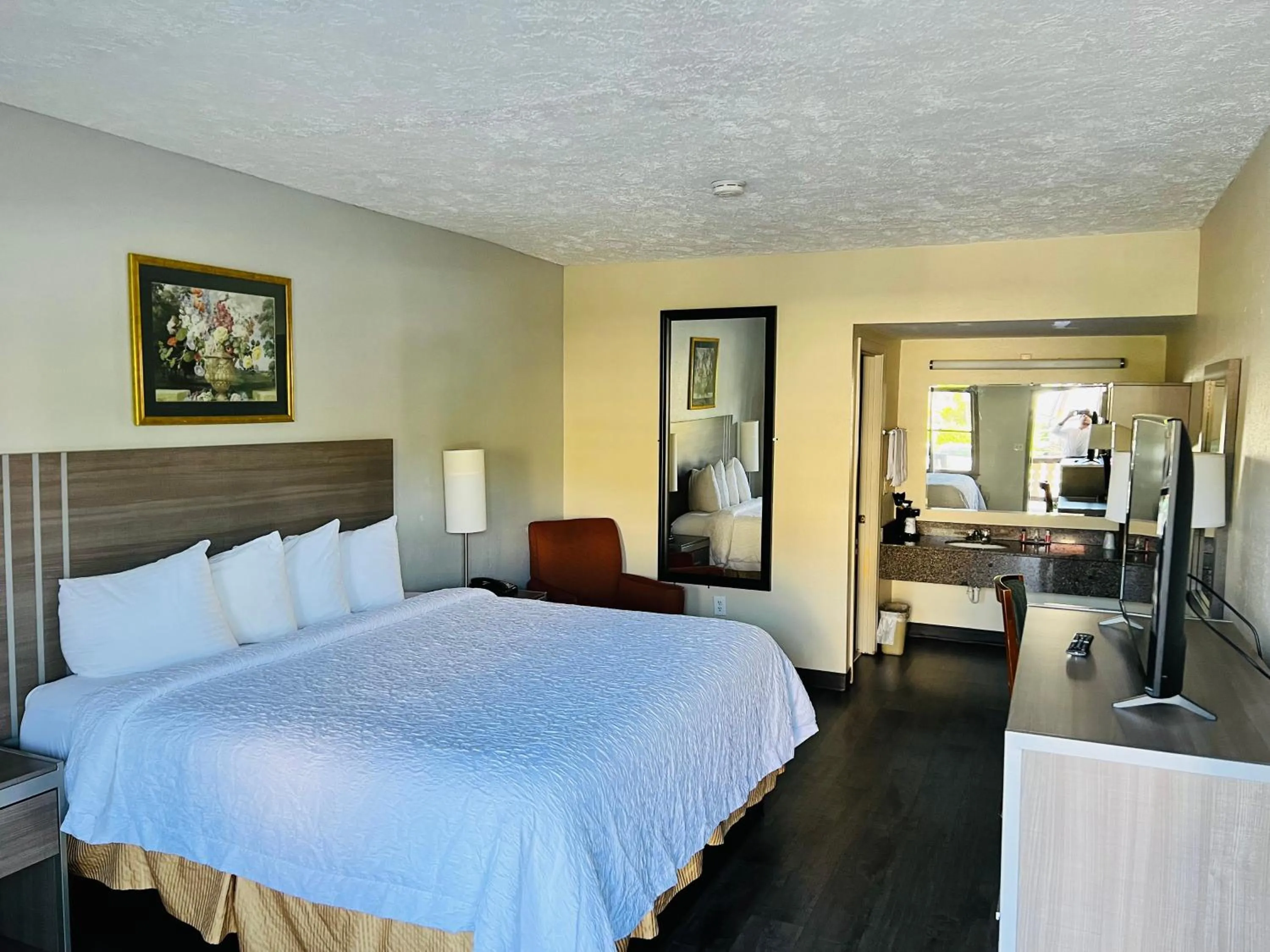 Bed in Alpine Valley Inn